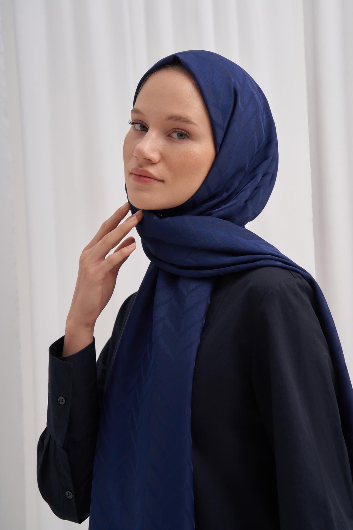 Diamond Pattern Cotton-Silk Scarf with Deep Blue