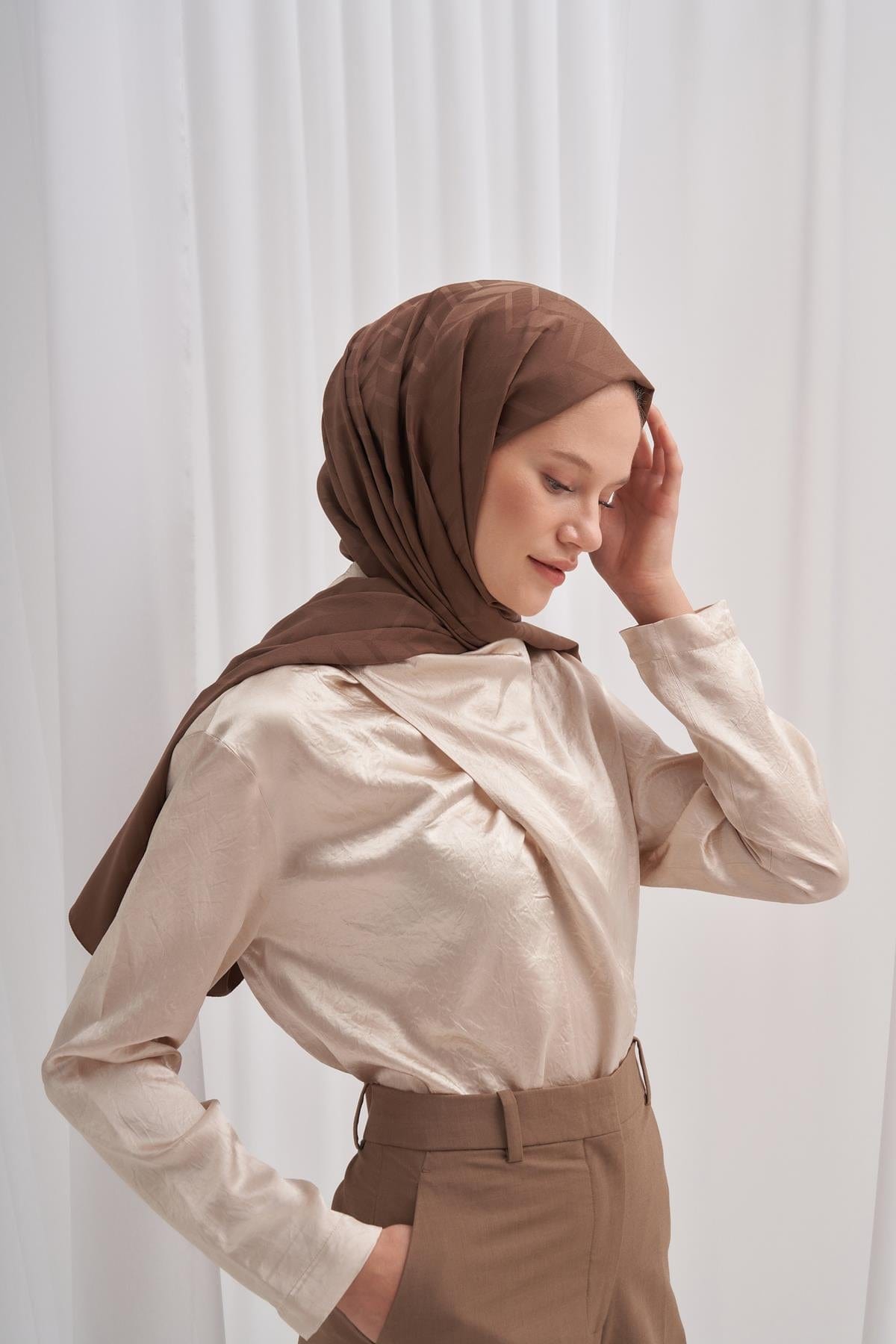 Diamond Pattern Cotton-Silk Scarf with Dusty Brown
