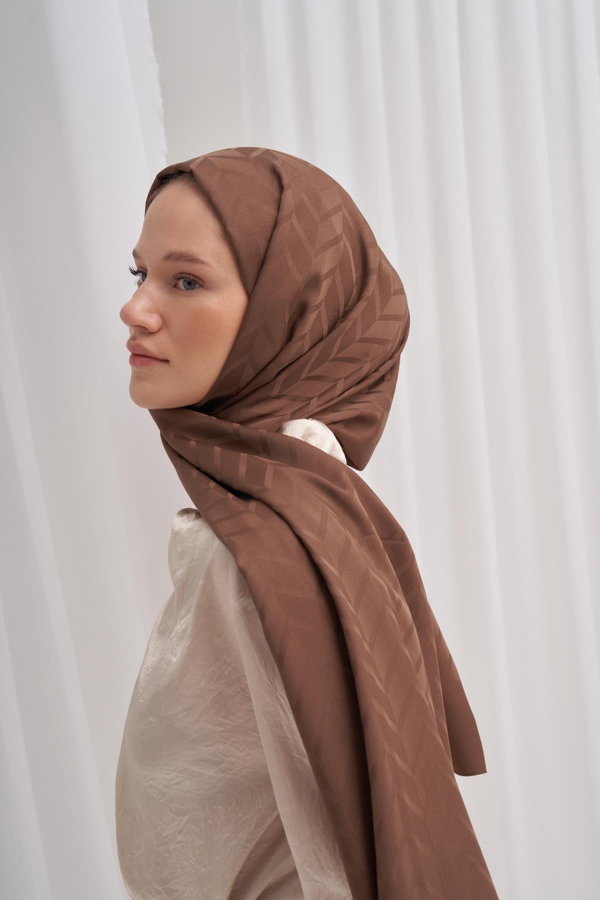 Diamond Pattern Cotton-Silk Scarf with Dusty Brown