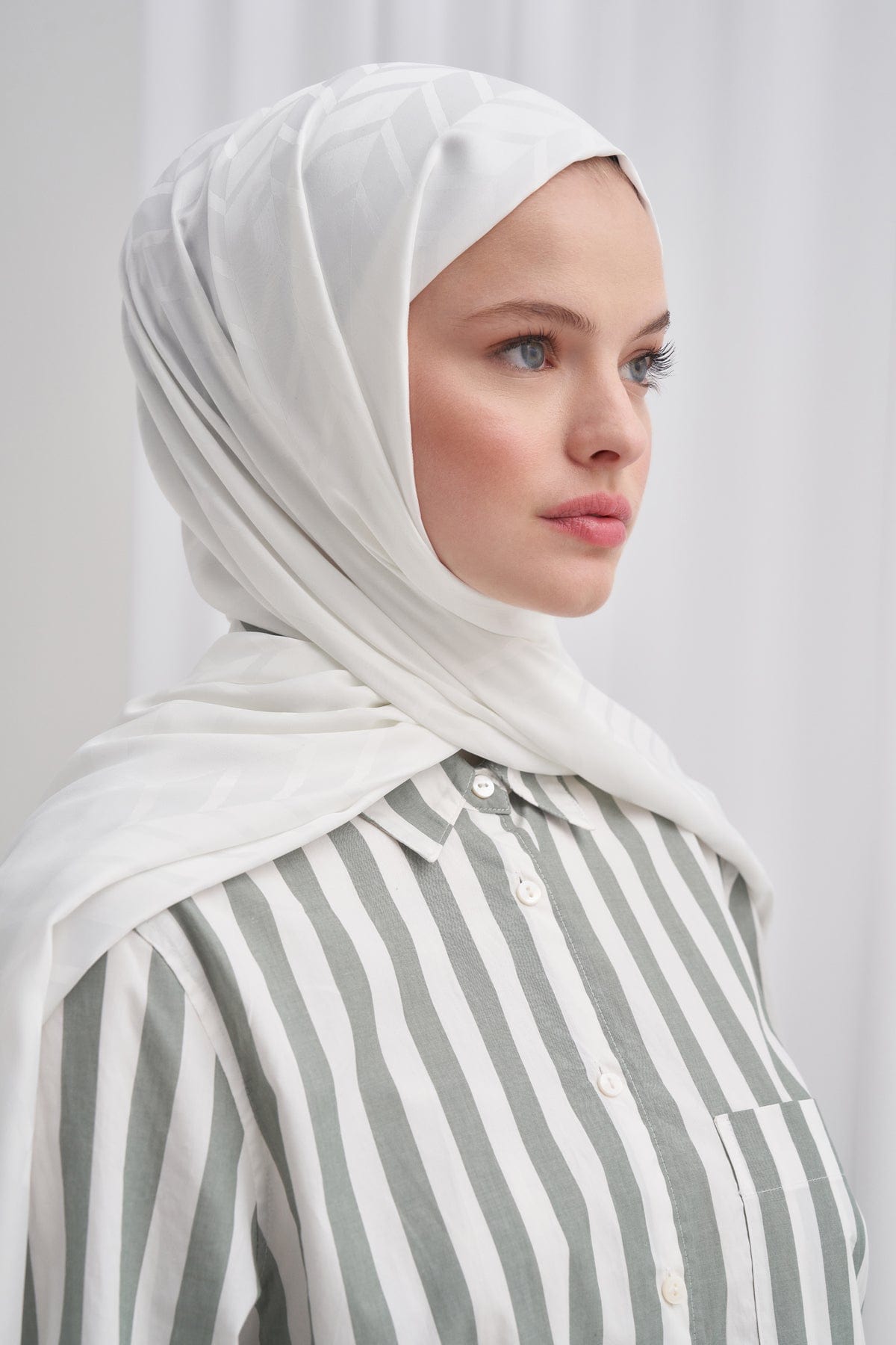Diamond Pattern Cotton-Silk Scarf with Ecru