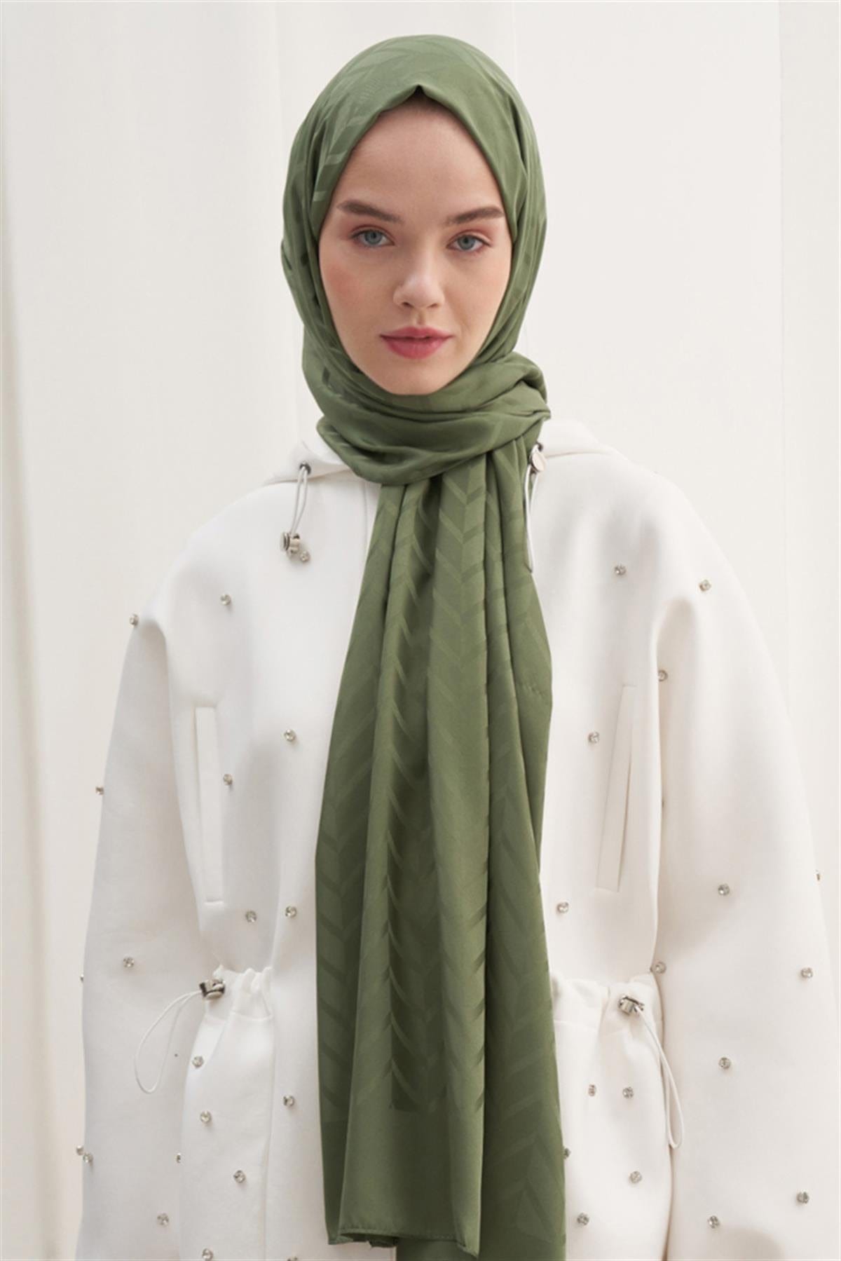 Diamond Pattern Cotton-Silk Scarf with Evergreen