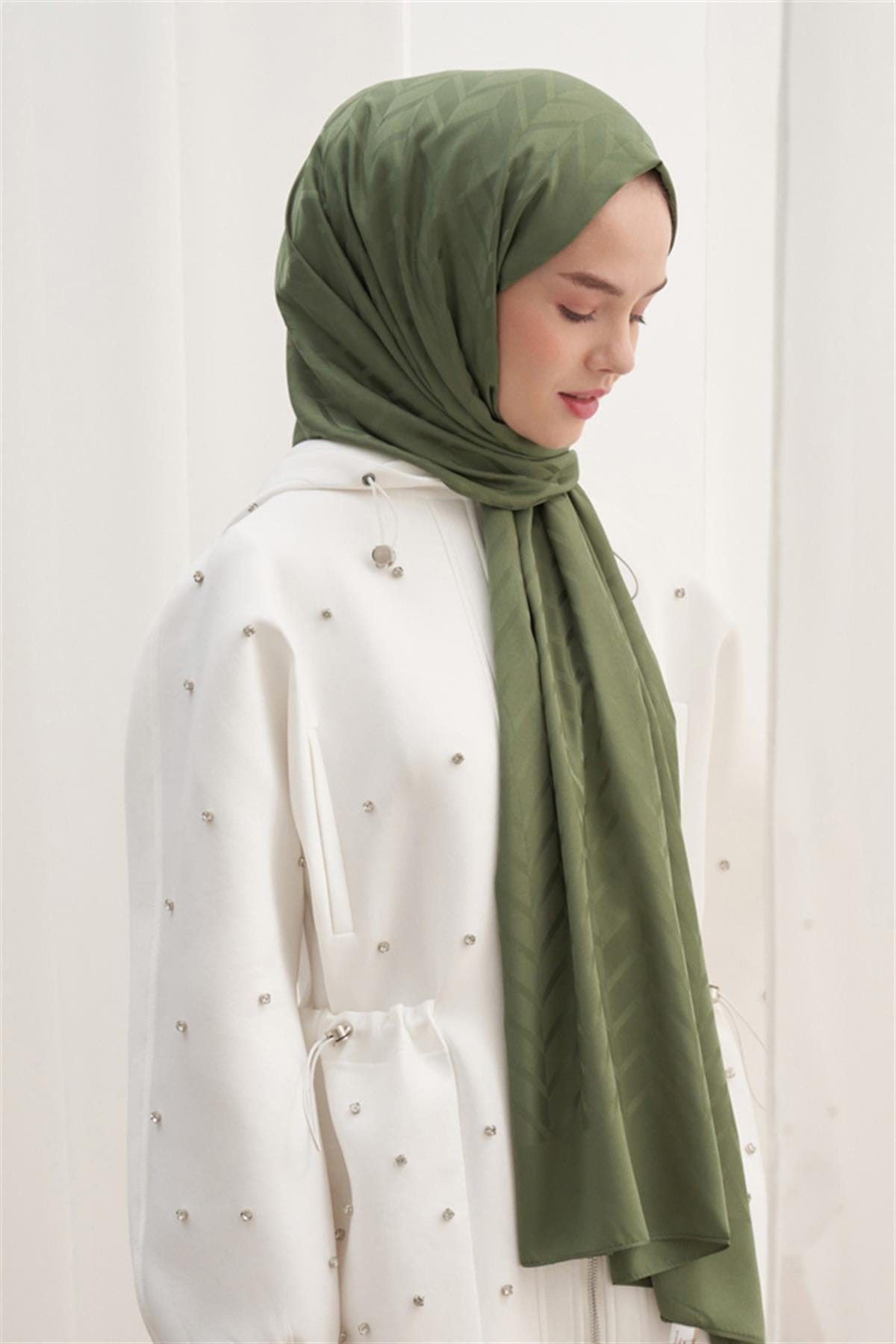 Diamond Pattern Cotton-Silk Scarf with Evergreen