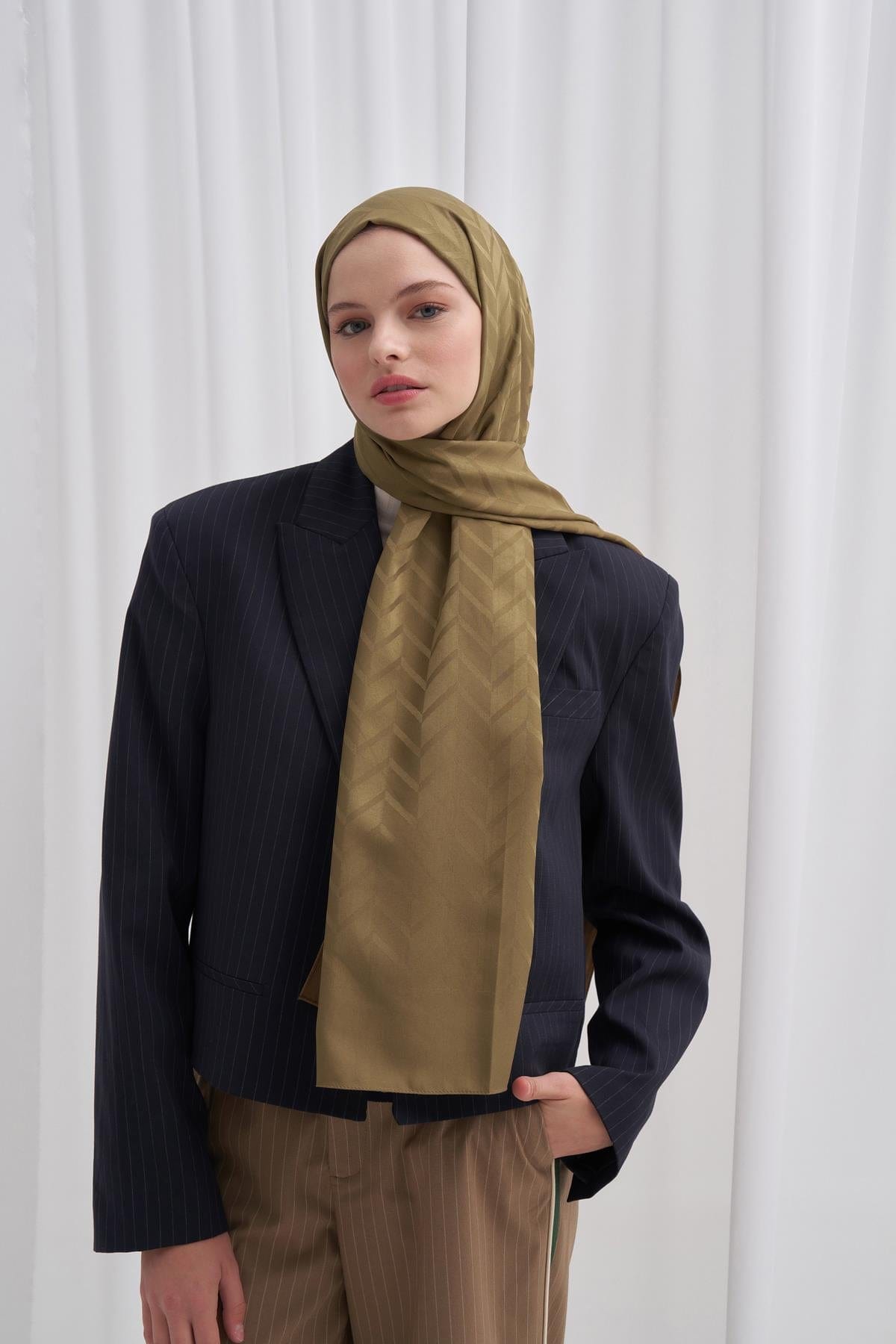Diamond Pattern Cotton-Silk Scarf with Hazel