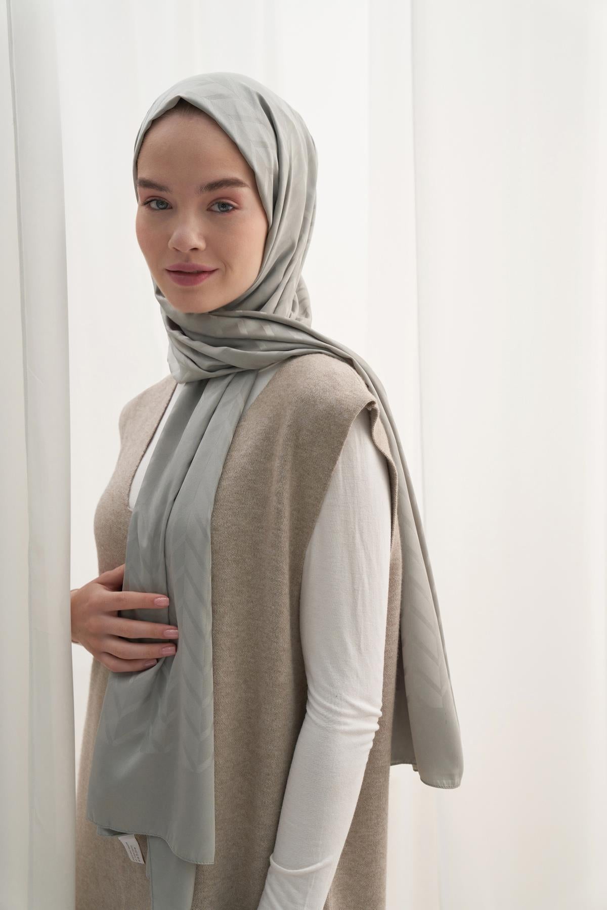 diamond-pattern-cotton-silk-scarf-with-light-gray-2429.jpg