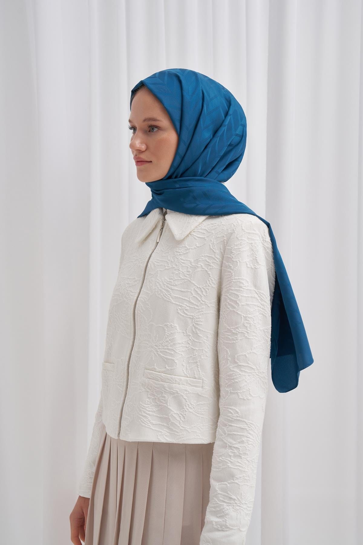 Diamond Pattern Cotton-Silk Scarf with Petrol Blue