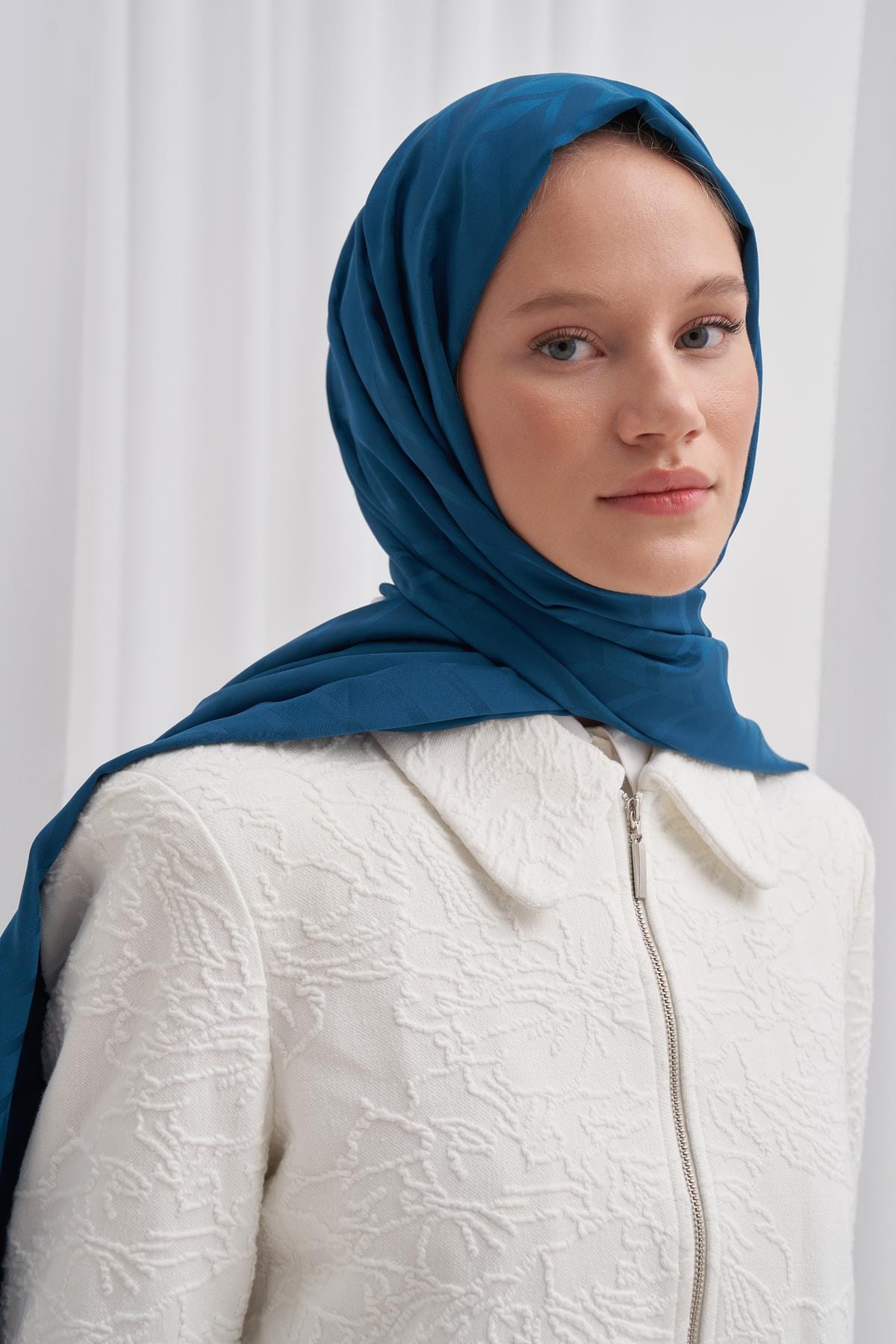Diamond Pattern Cotton-Silk Scarf with Petrol Blue