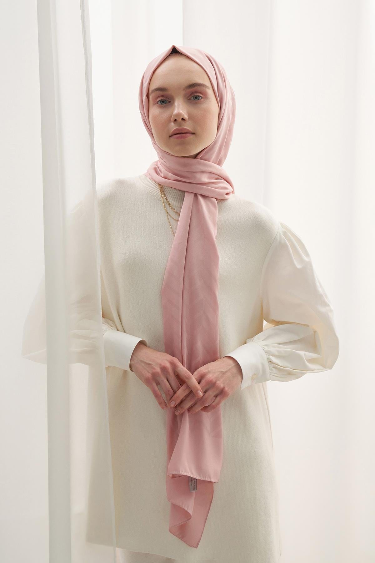 Diamond Pattern Cotton-Silk Scarf with Powder Pink
