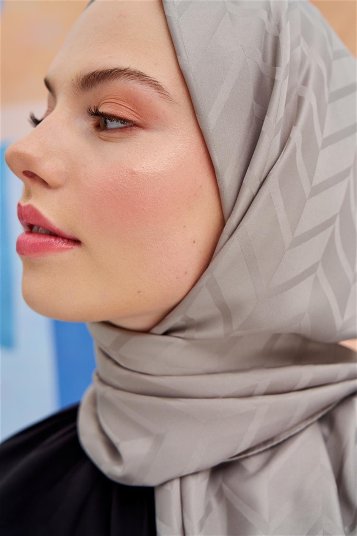Diamond Pattern Cotton-Silk Scarf with Smoky