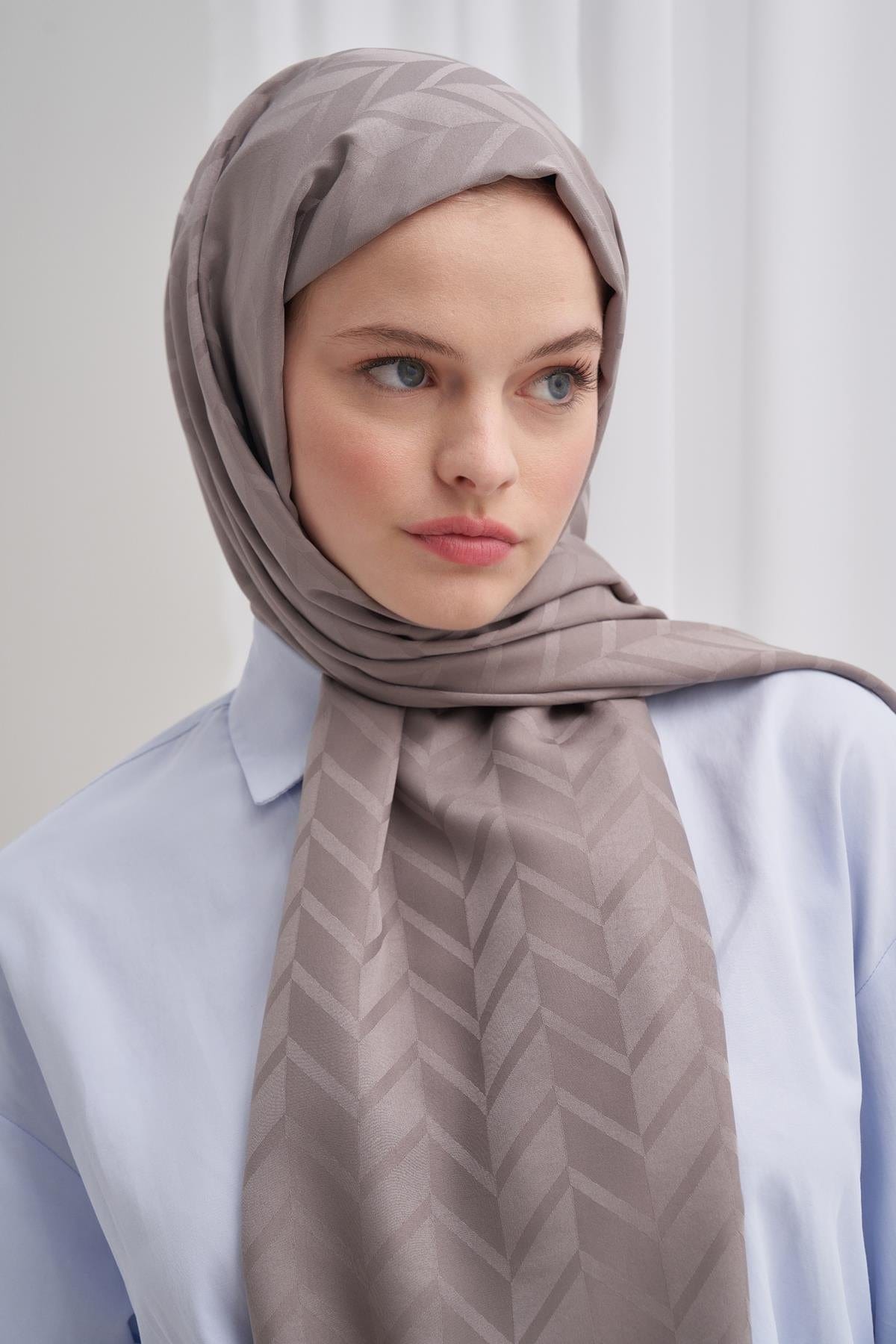 diamond-pattern-cotton-silk-scarf-with-smoky-gray-2514.jpg