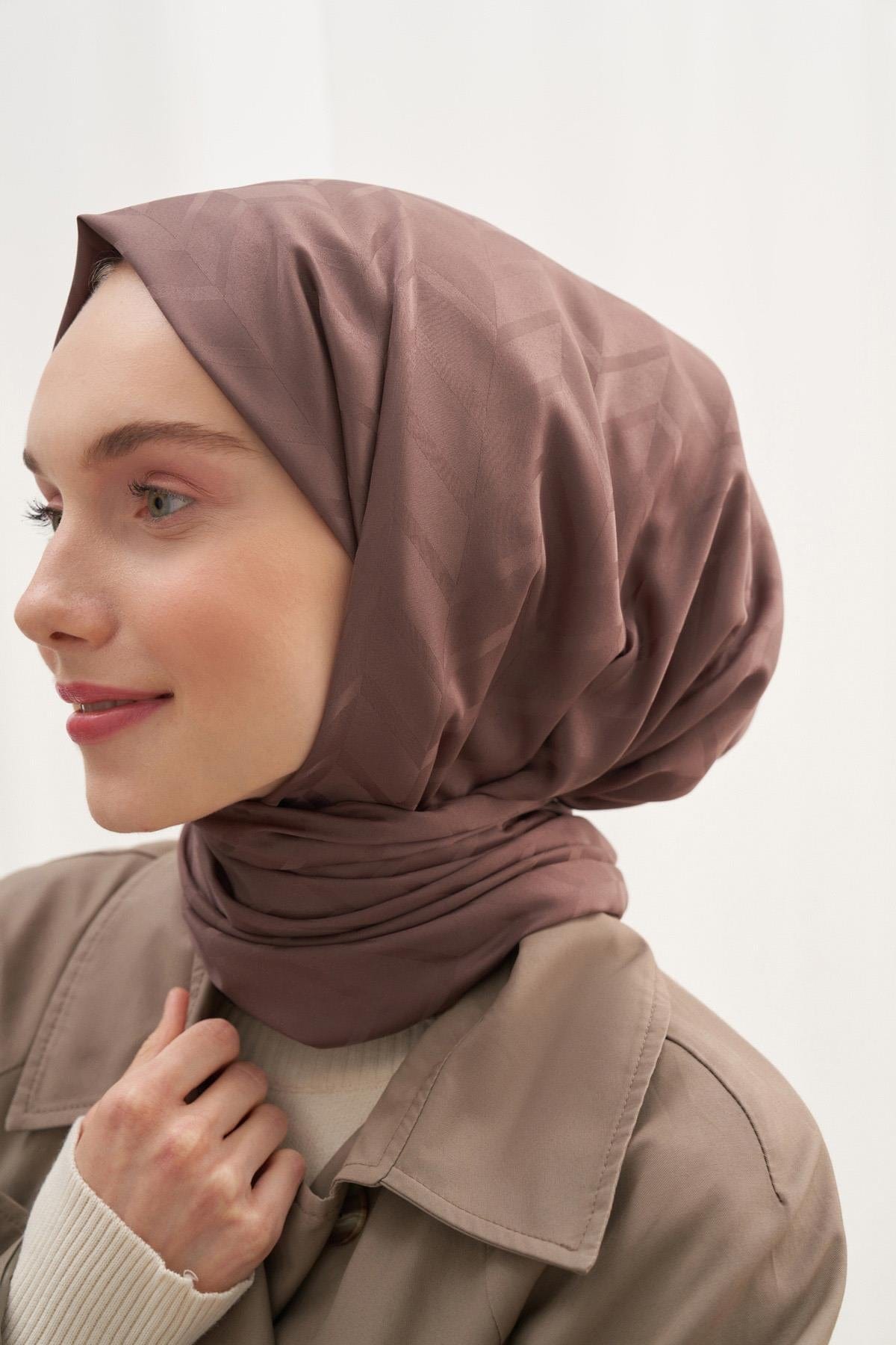 Diamond Pattern Cotton-Silk Scarf with Soft Brown