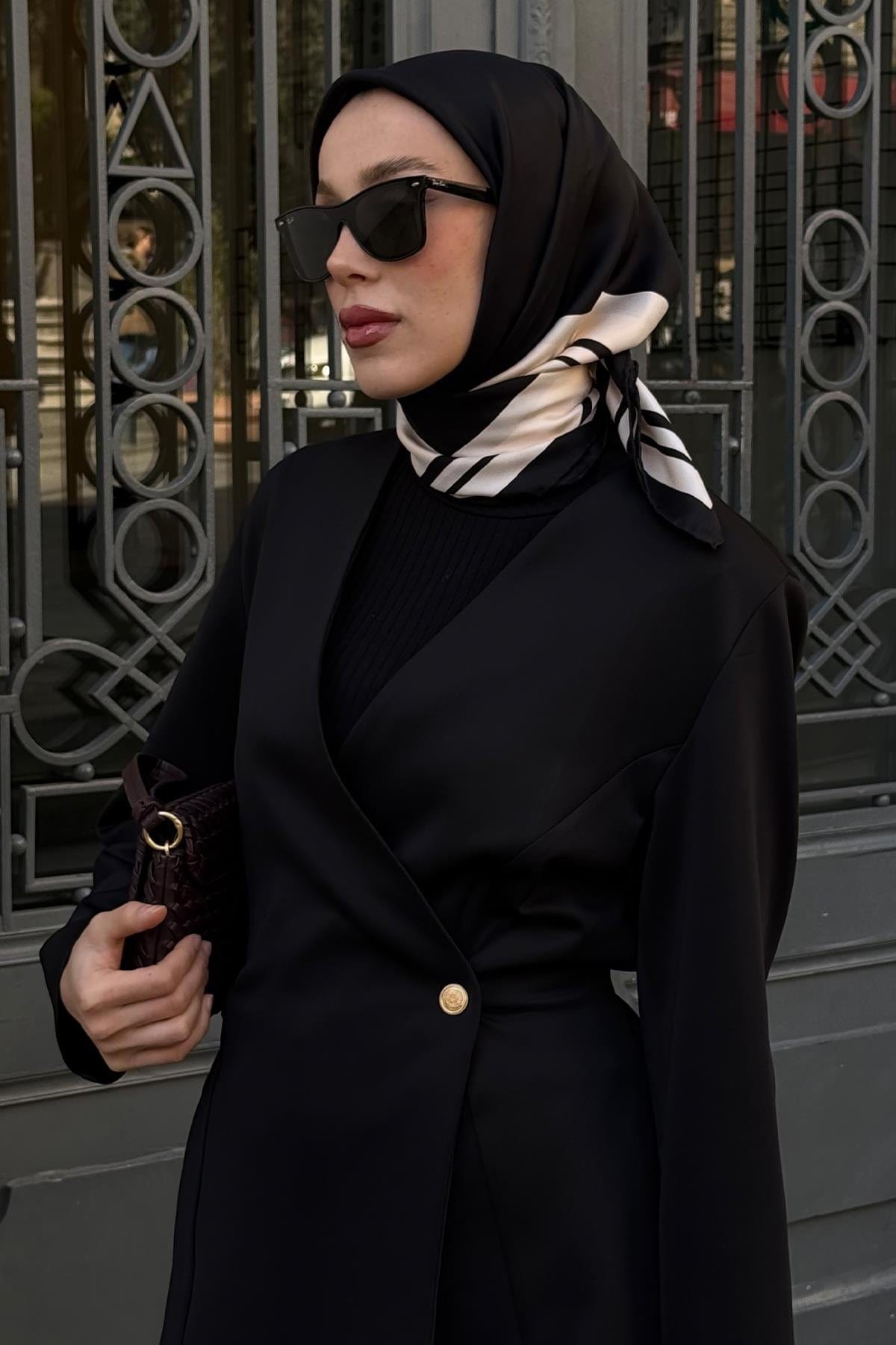 dilek-agir-s-choice-manesa-vizon-mulbary-square-scarf-177.jpg