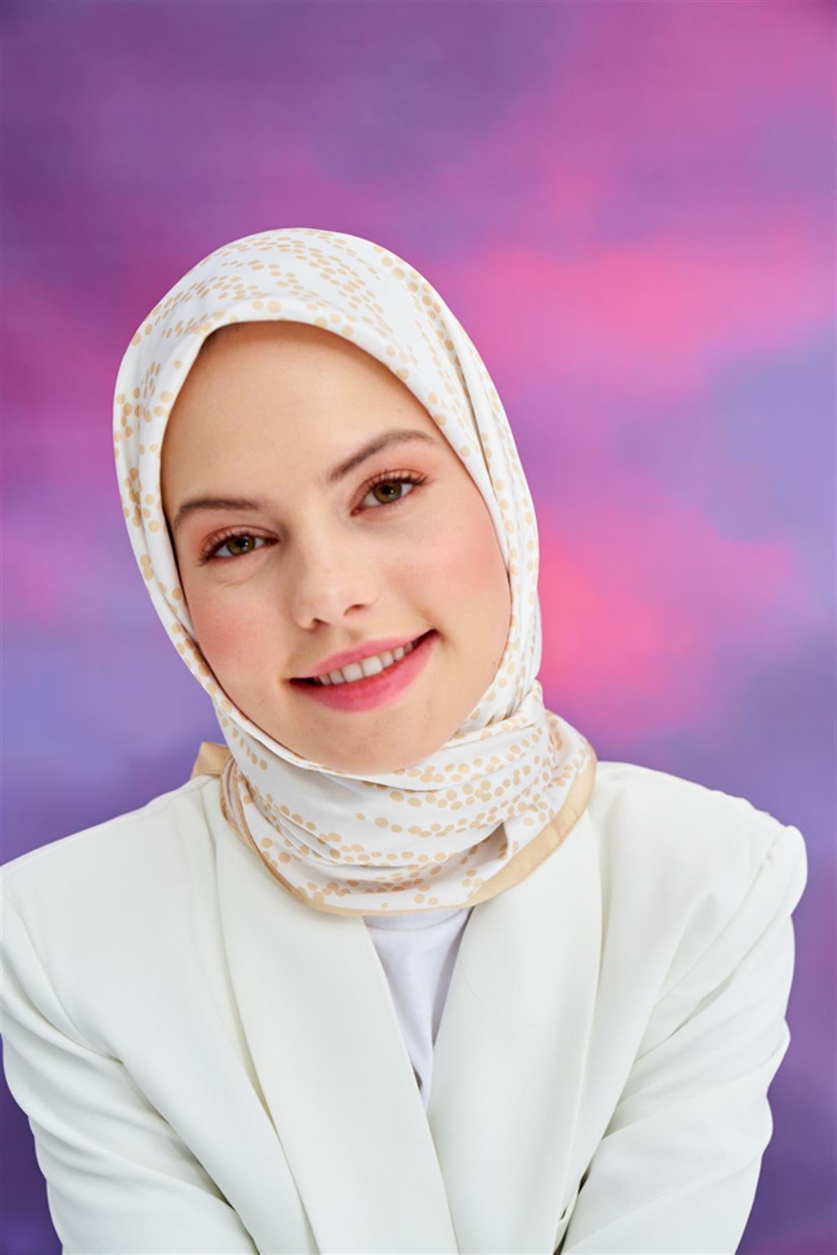 drop-pattern-twill-square-scarf-beige-1311.jpg