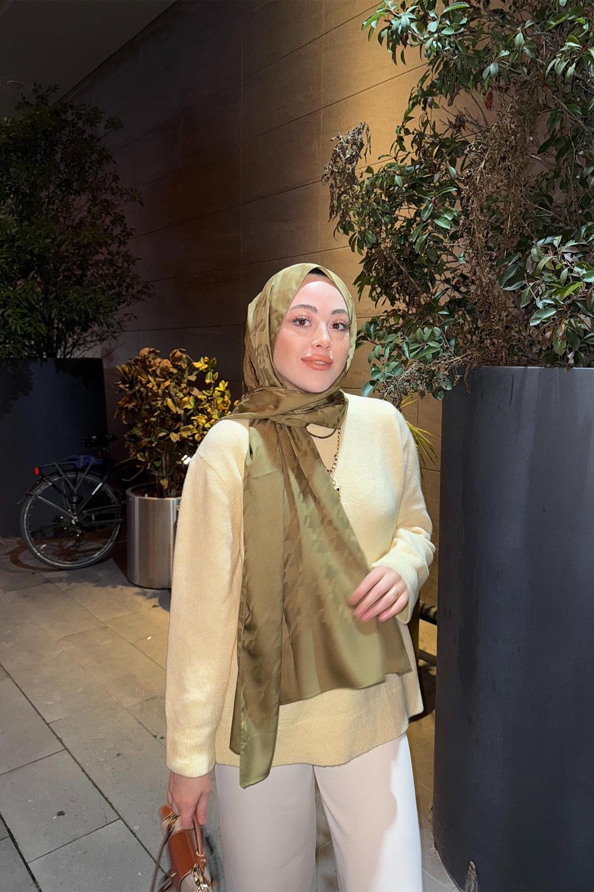 Ebrar Baki's Choice: Houndstooth Pattern Cotton Silk Scarf Hazel