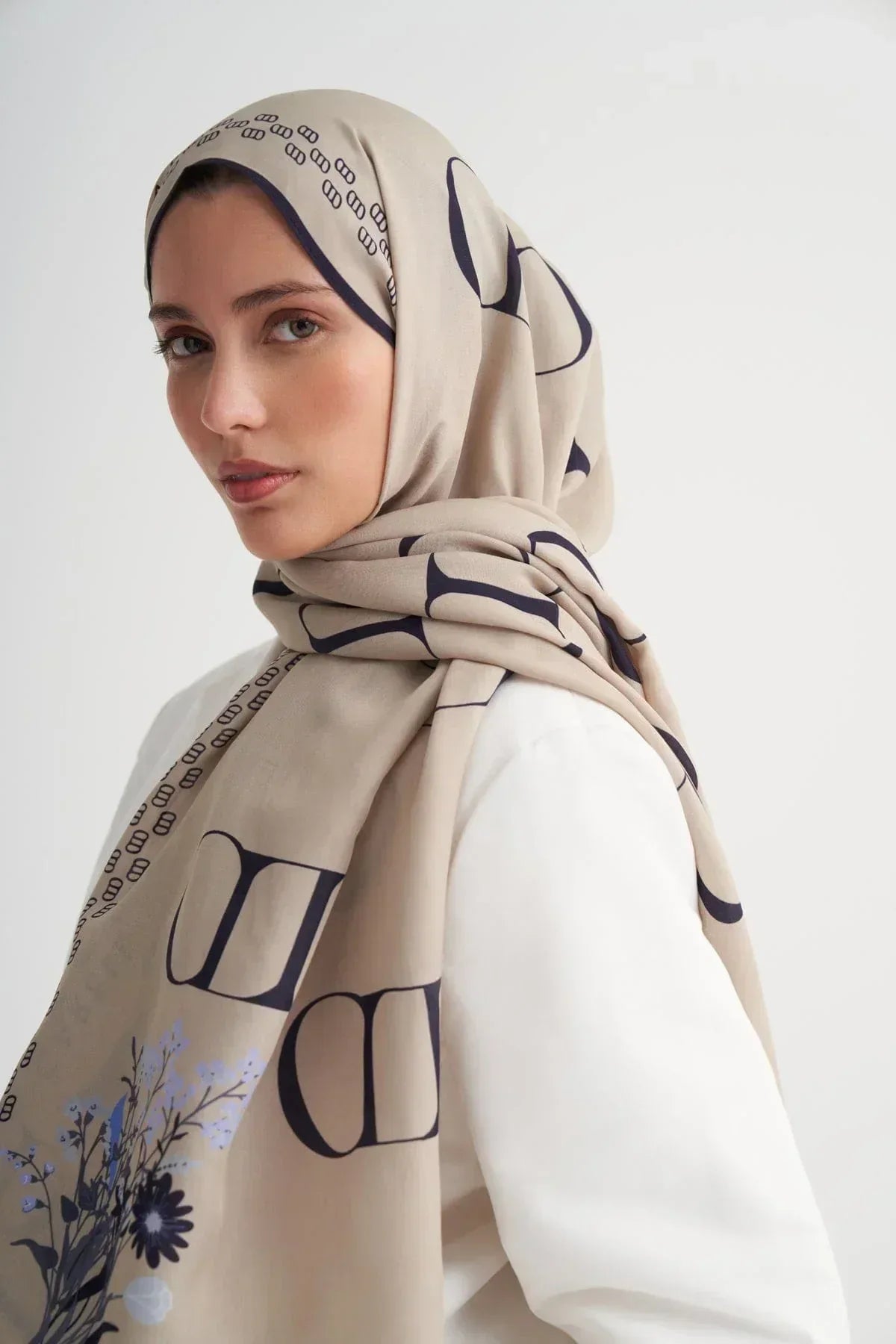 elegance-monogram-viscose-latte-5365 - Carell Hijab