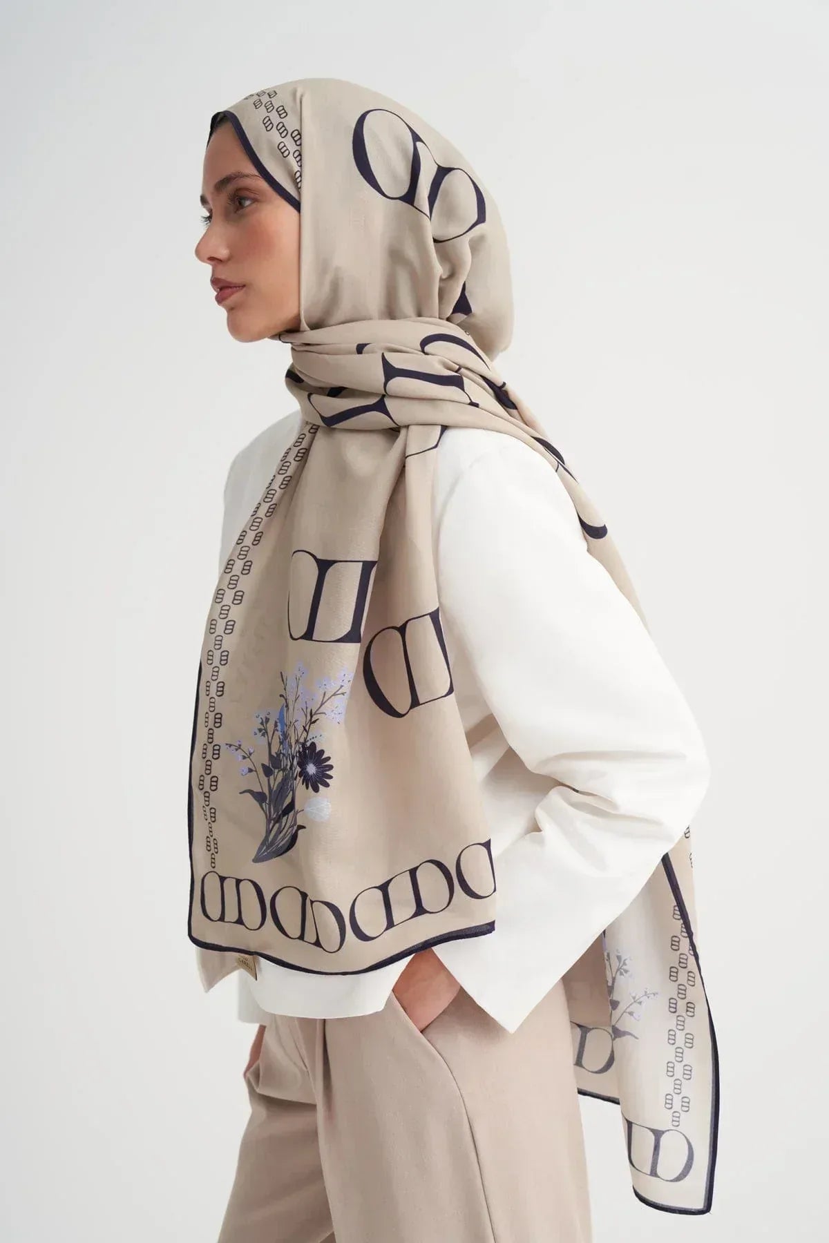 elegance-monogram-viscose-latte-5366_9a98c361-e6e7-4904-a8a7-8d667983ead3 - Carell Hijab