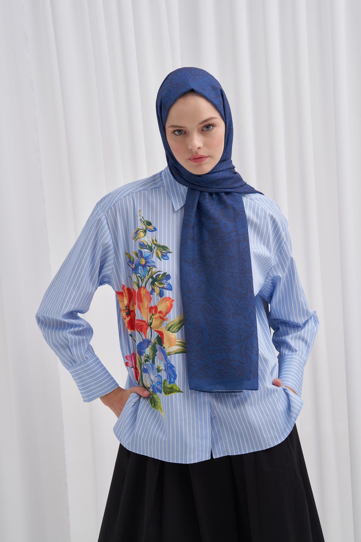Elegance Nilla Cotton Scarf Deep Blue