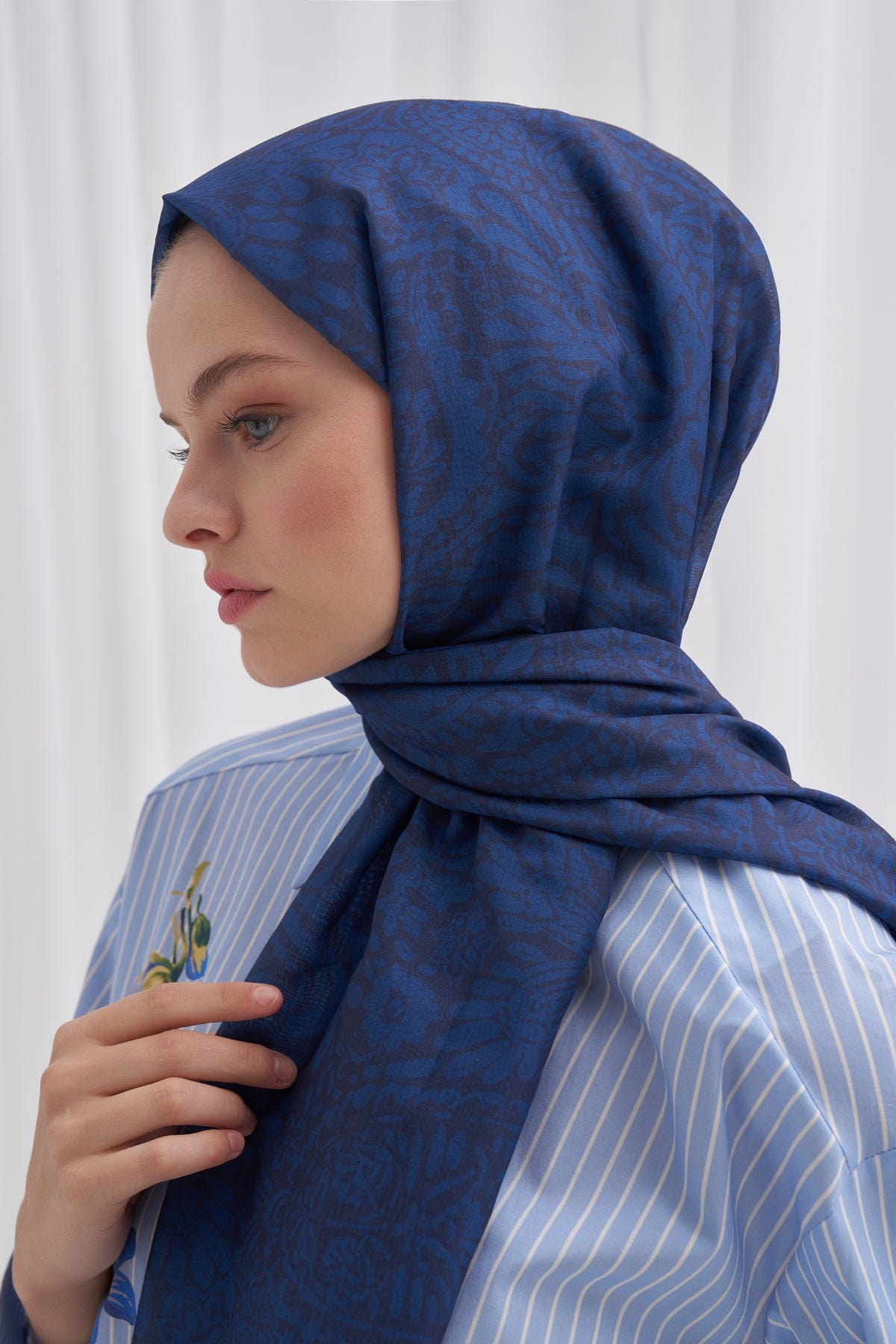 Elegance Nilla Cotton Scarf Deep Blue