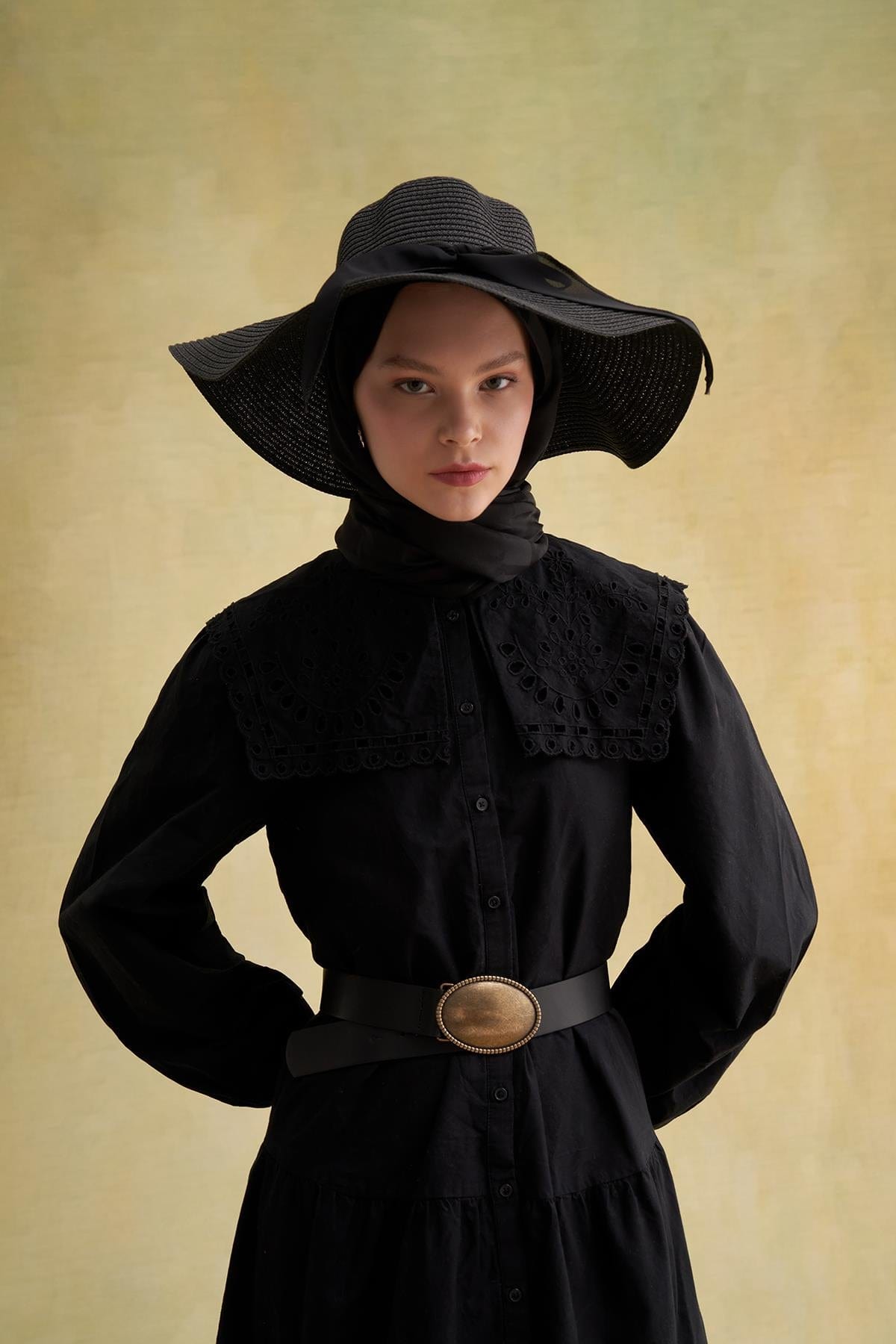 elegant-straw-hat-with-ribbon-detail-black-1686.jpg