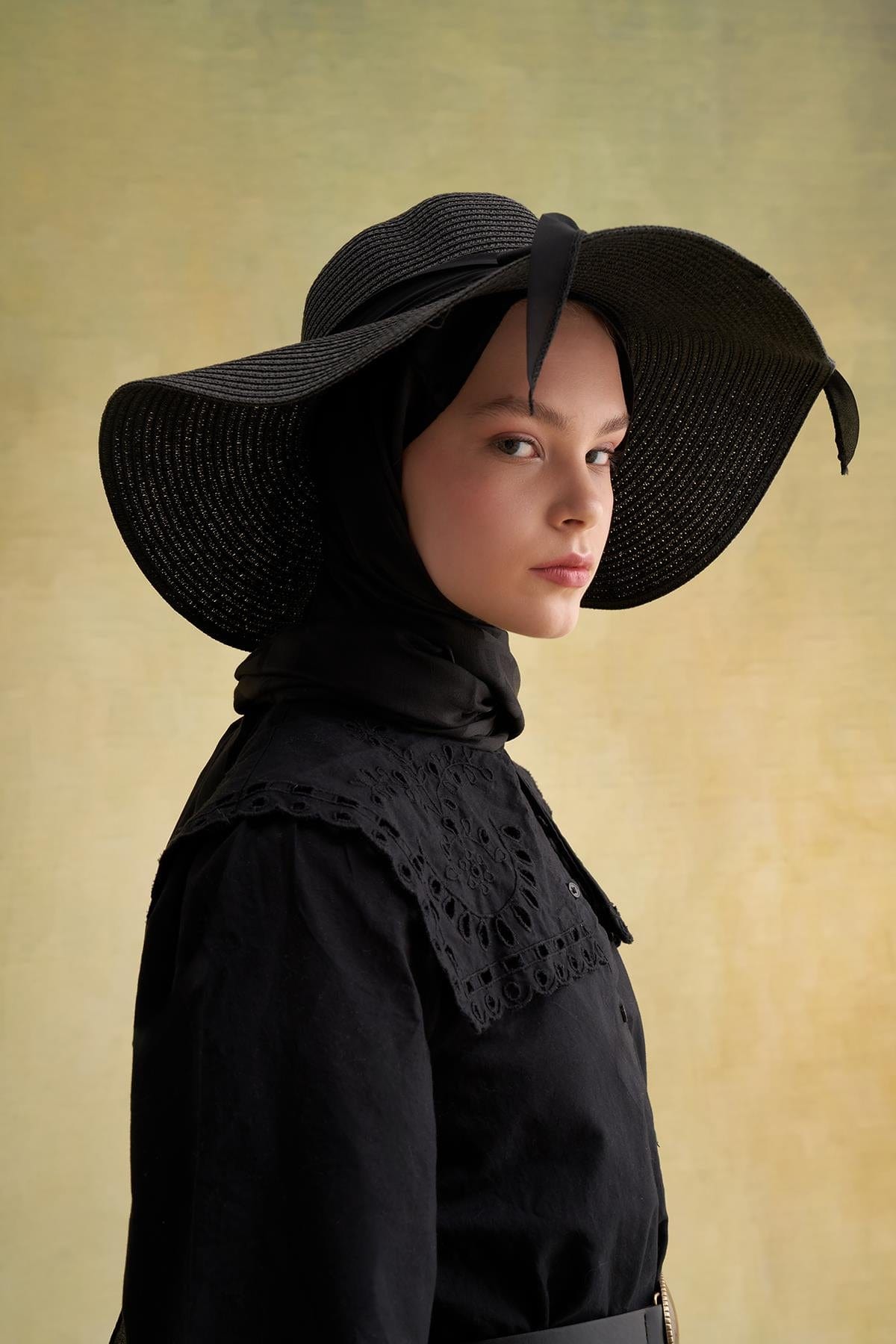 elegant-straw-hat-with-ribbon-detail-black-1688_17ab8c76-1240-4edf-8a50-91f7a7324bc5.jpg