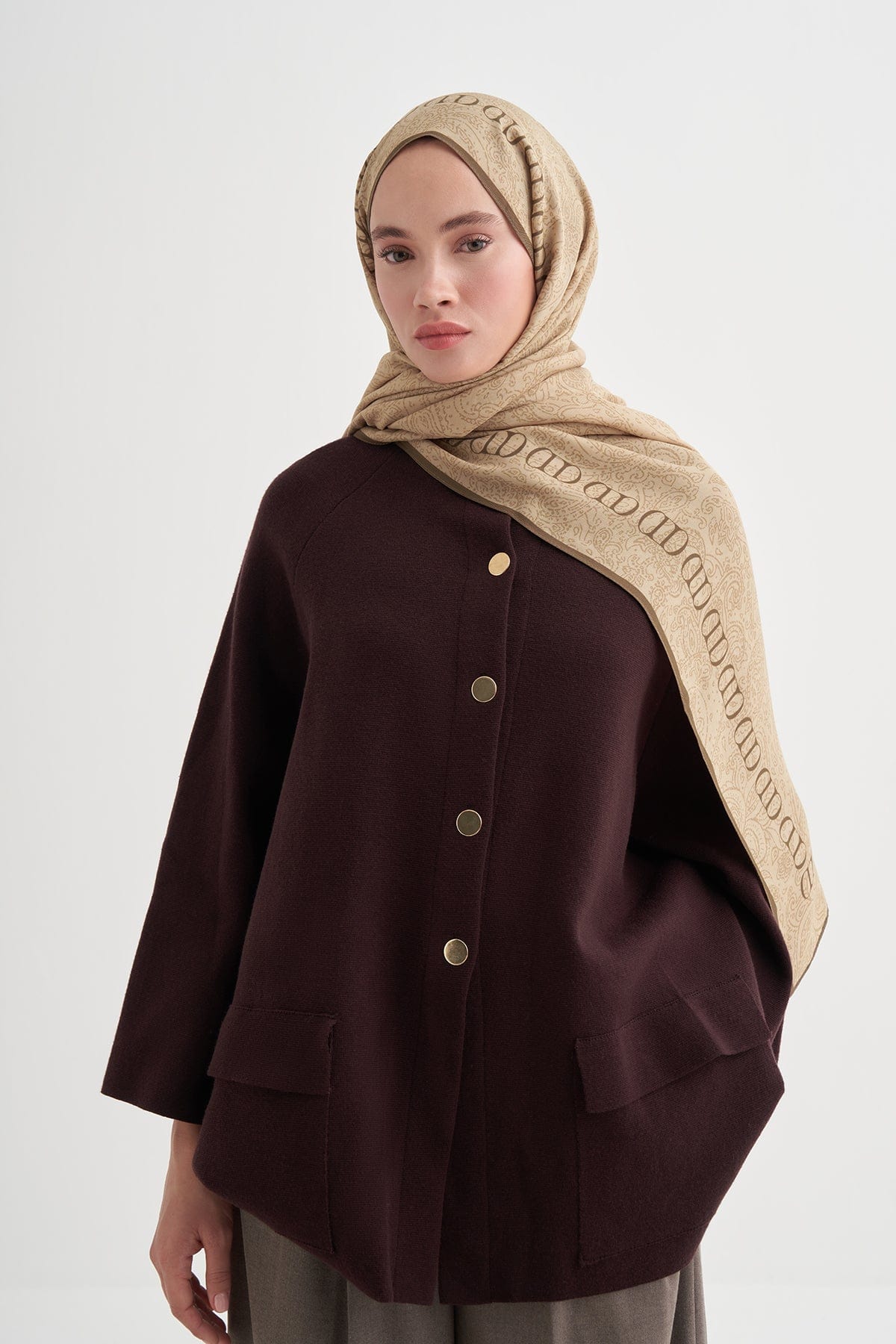 elenora-monogram-viscose-scarf-dore-4041.jpg