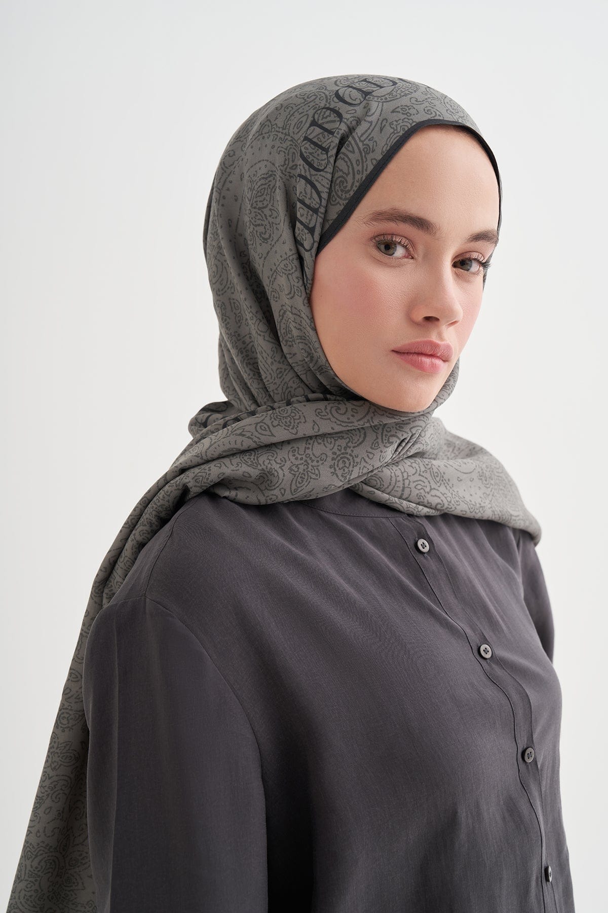 elenora-monogram-viscose-scarf-gray-4072.jpg