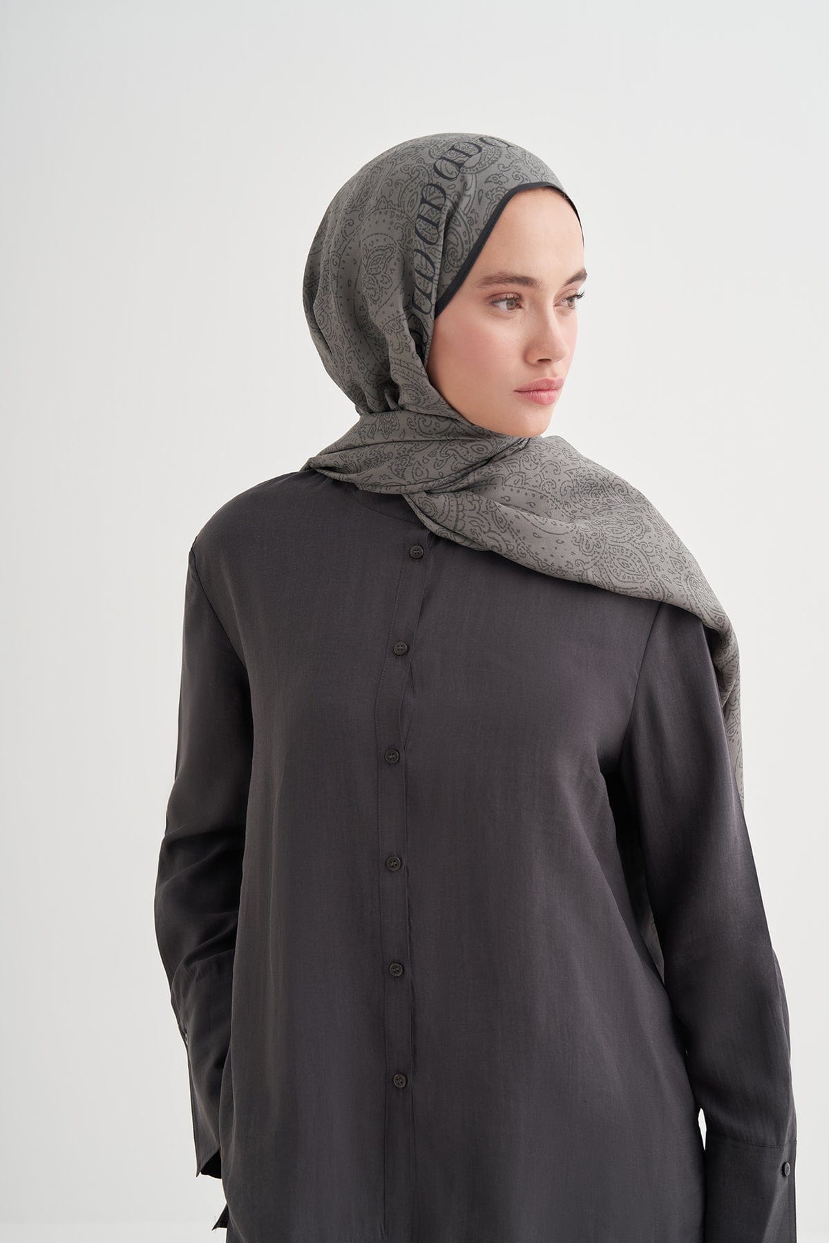 elenora-monogram-viscose-scarf-gray-4073.jpg