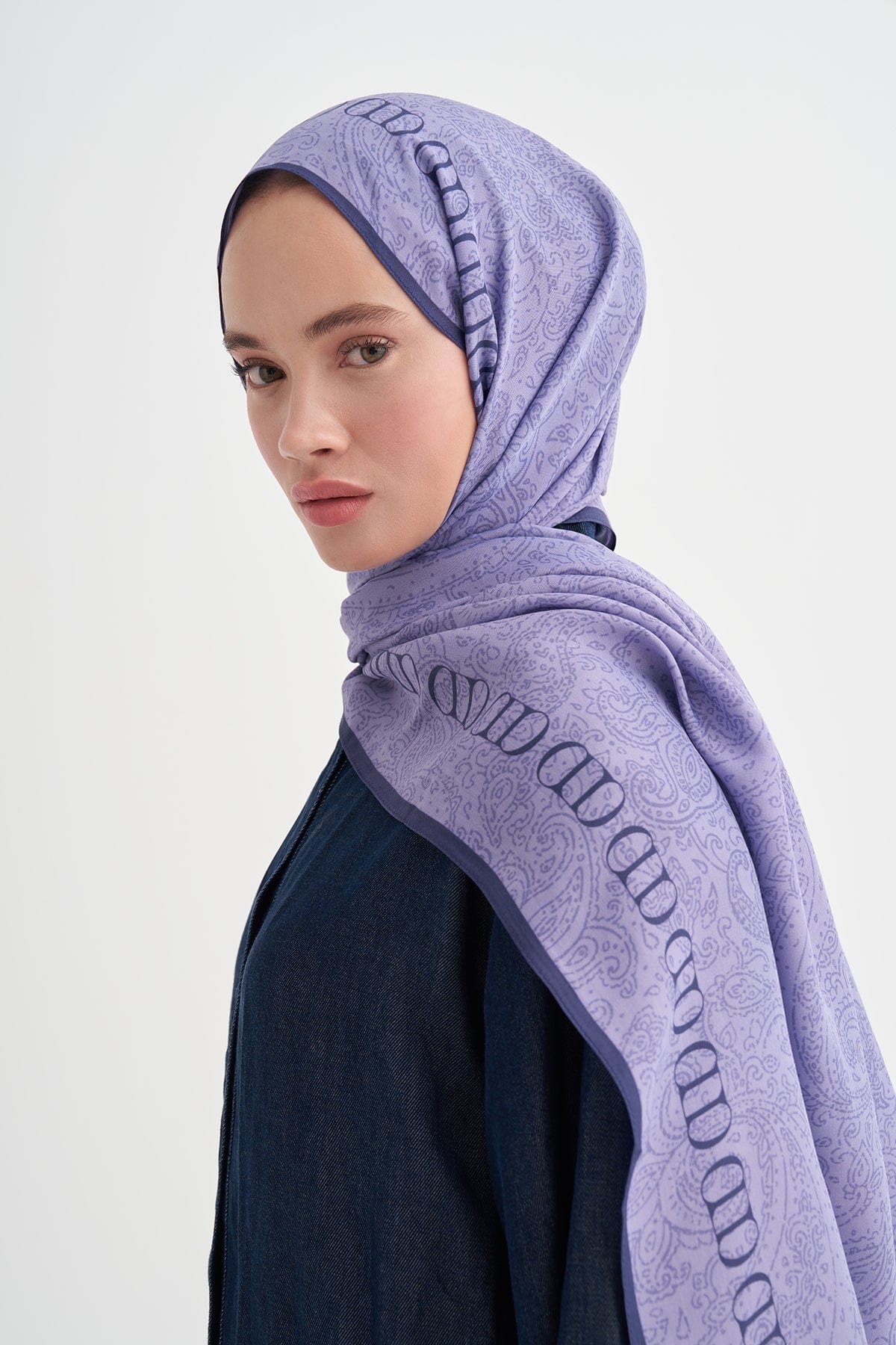 elenora-monogram-viscose-scarf-lilac-4044.jpg