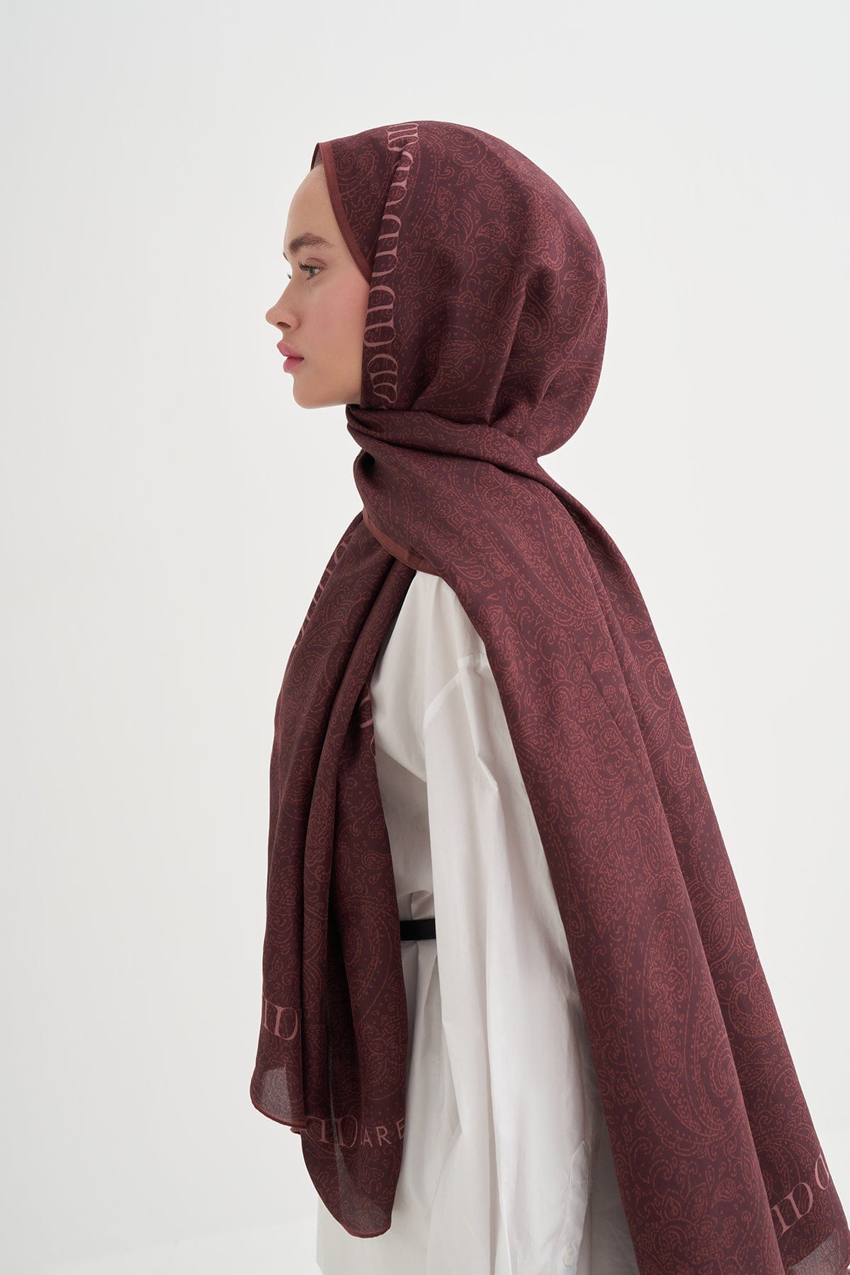 elenora-monogram-viscose-scarf-reddish-4065.jpg