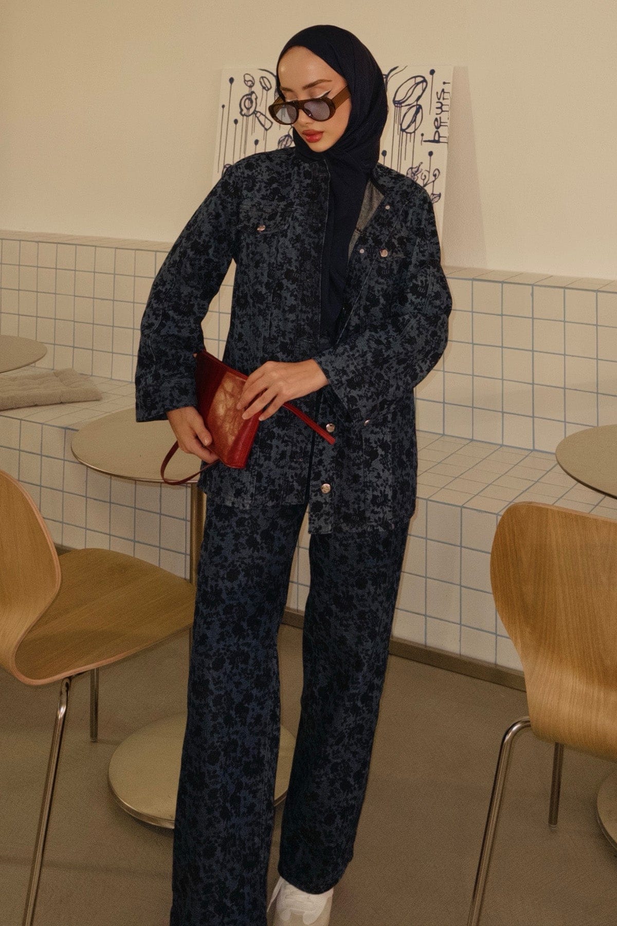 Elifnur Tak's Choice: Floral Monogram Pattern Jean Pants