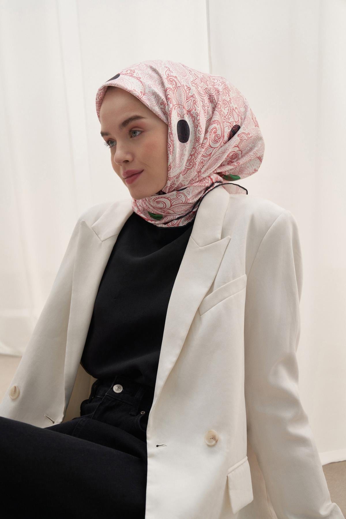 Ethnic Pattern Twill Square Scarf