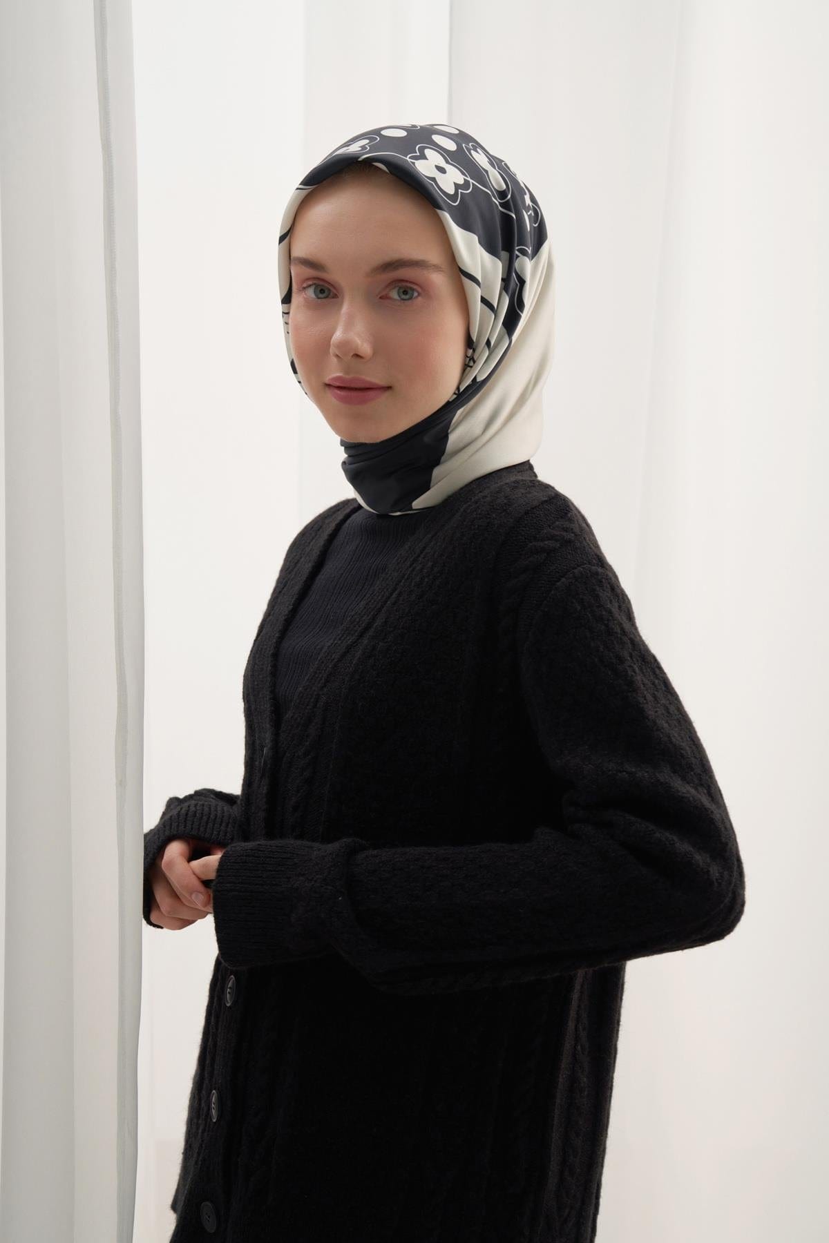 Eva Pattern Twill Square Scarf