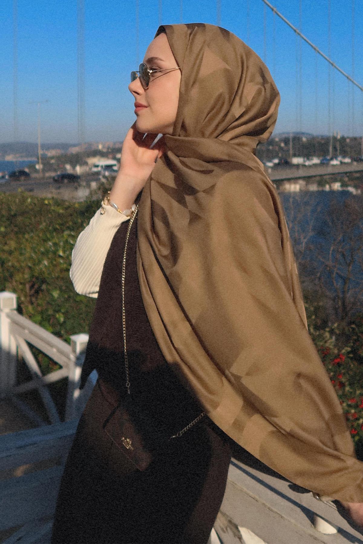 feyza-hakyemez-s-choice-c-pattern-monogram-cotton-silk-scarf-vine-1658.jpg