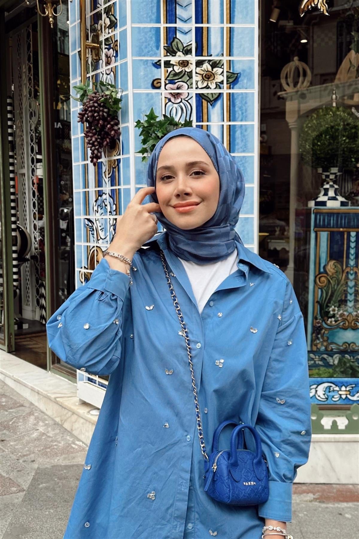 Feyza Hakyemez's Choice: Checkered Jacquard Italian Silk Scarf Indigo