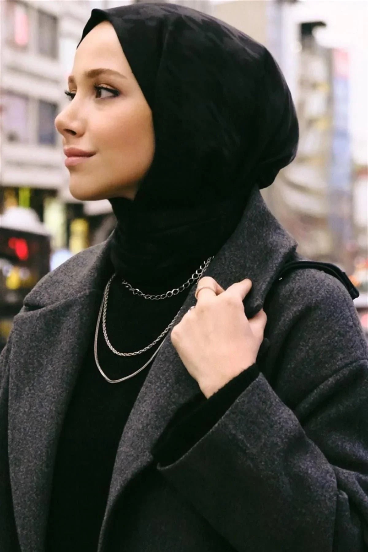 Feyza Hakyemez’s Choice: Houndstooth Jacquard Italian Silk Scarf Black