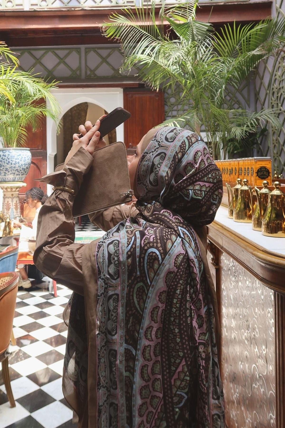 Feyza Hakyemez's Choice: Olea Nilla Cotton Scarf Mink