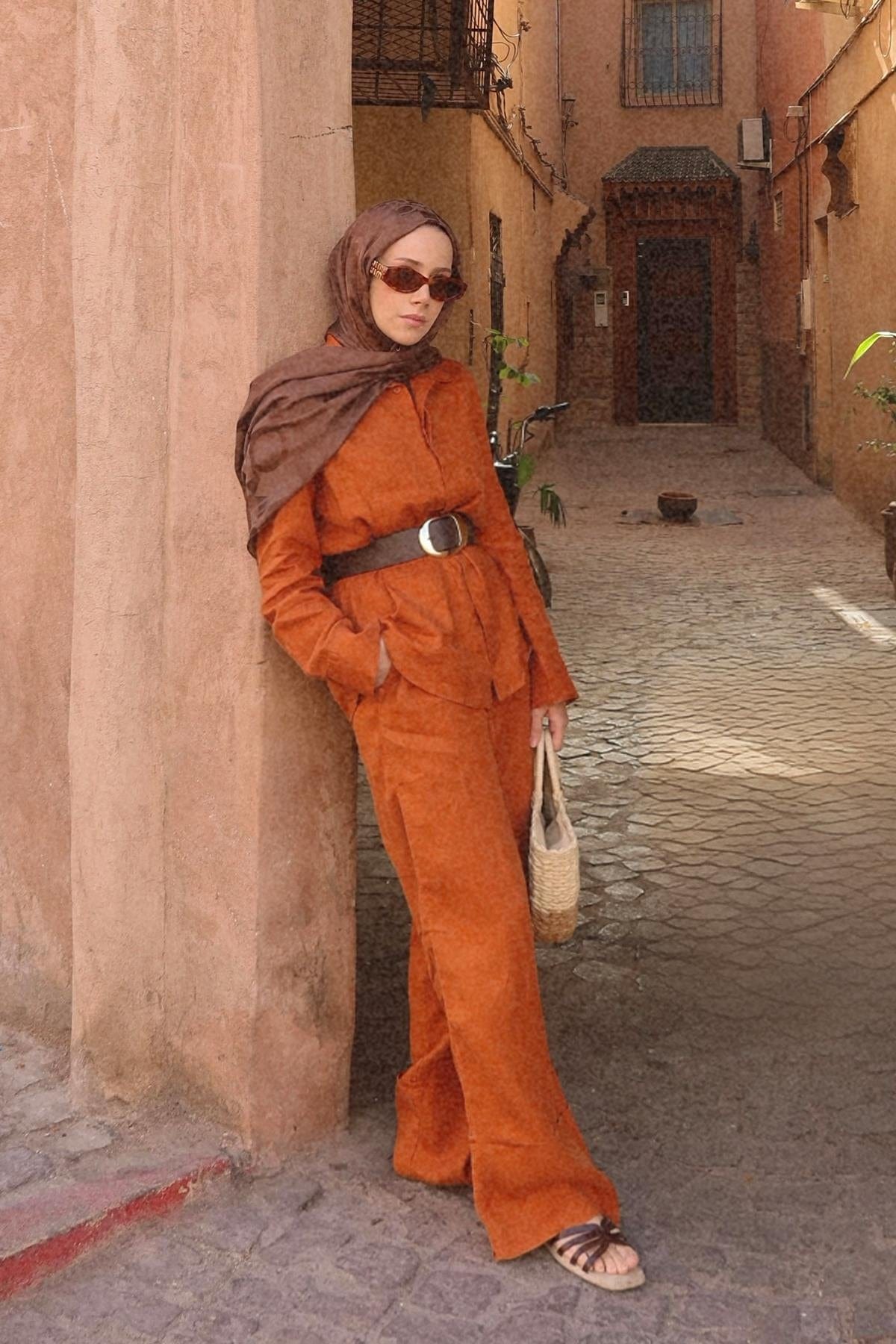 Feyza Hakyemez's Choice: Script Pattern Jacquard Italian Silk Scarf Dusty Brown