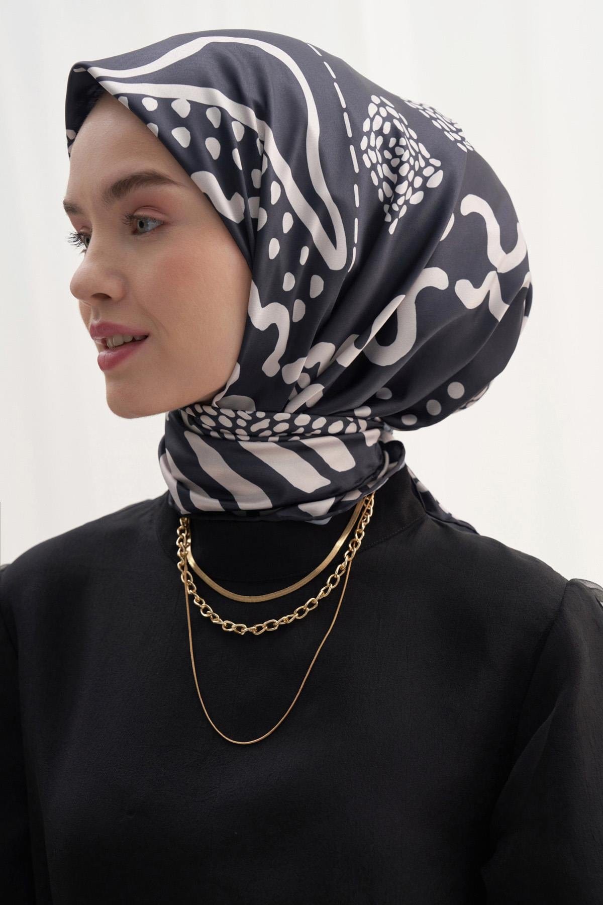 fiona-pattern-twill-square-scarf-1234.jpg