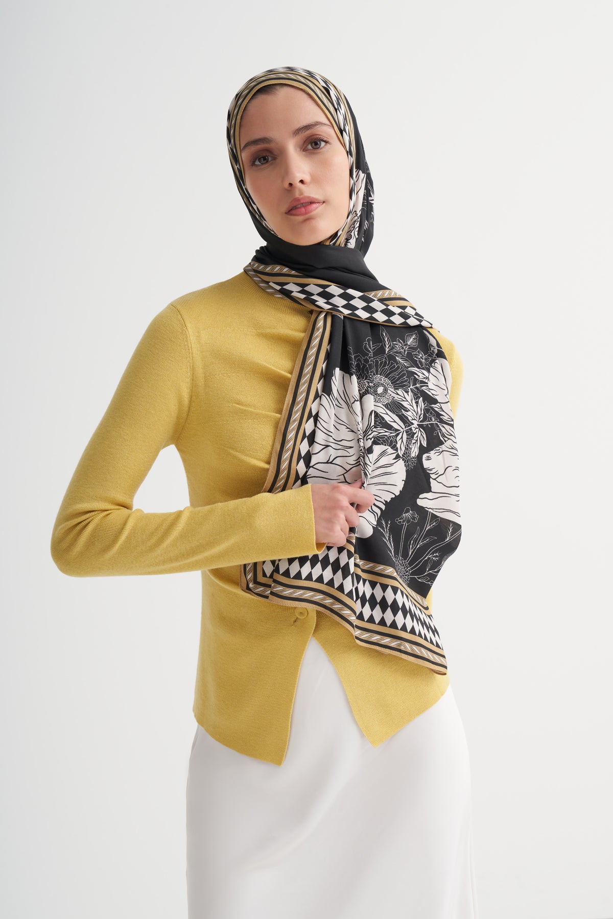 Fiora Incira Viscose Scarf Anthracite