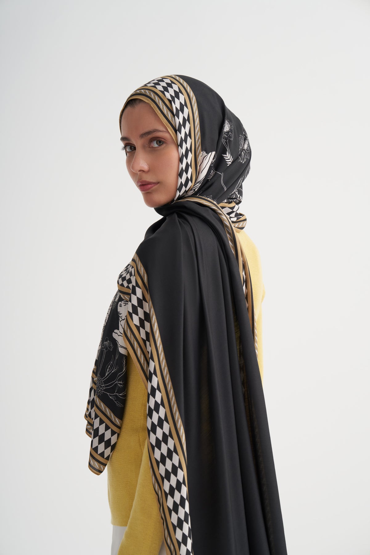 Fiora Incira Viscose Scarf Anthracite
