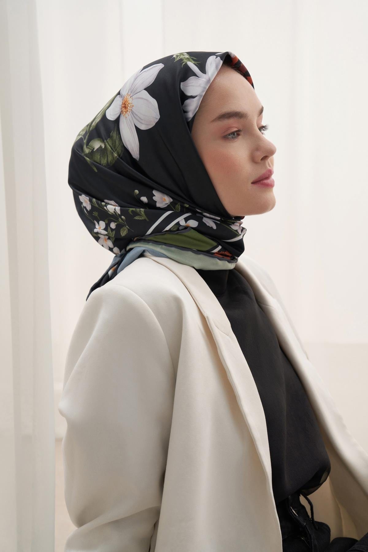 Floral Leopard Pattern Twill Square Scarf