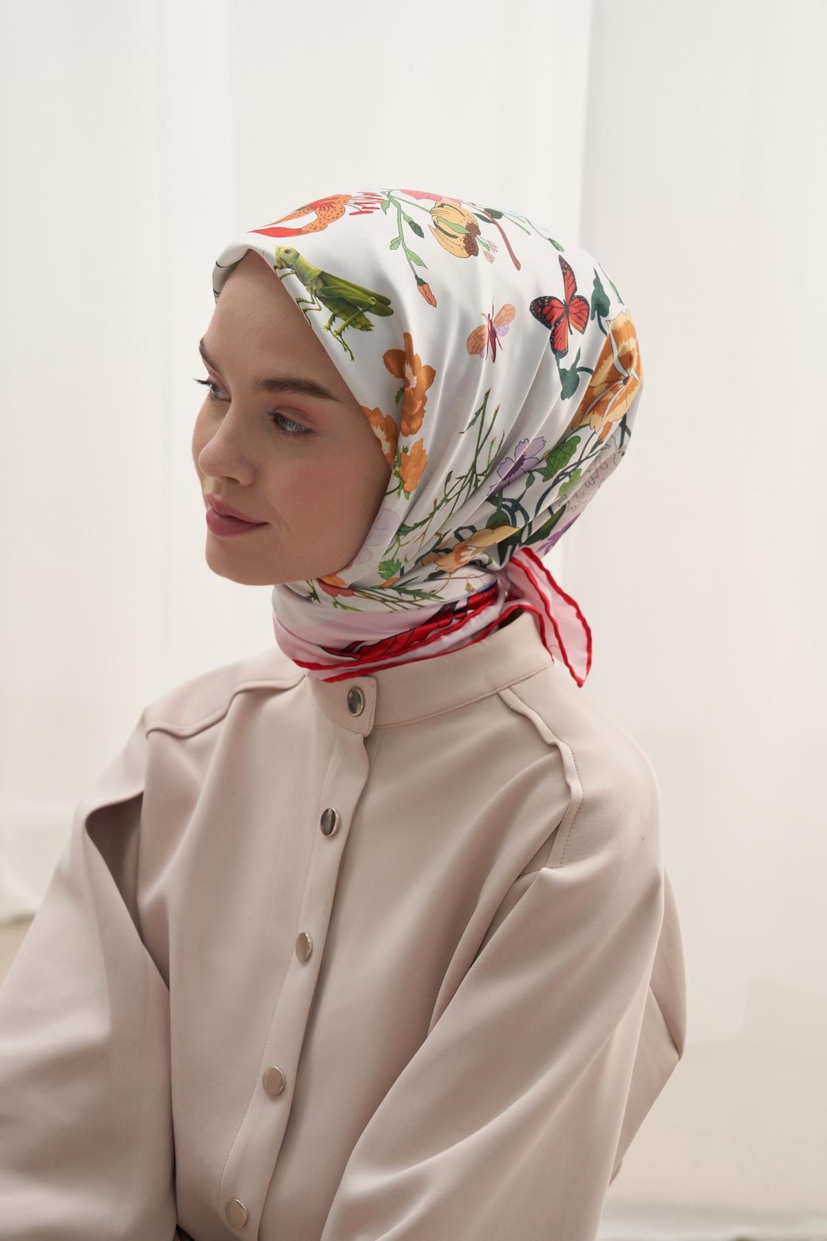 floral-pattern-twill-square-scarf-white-1267.jpg