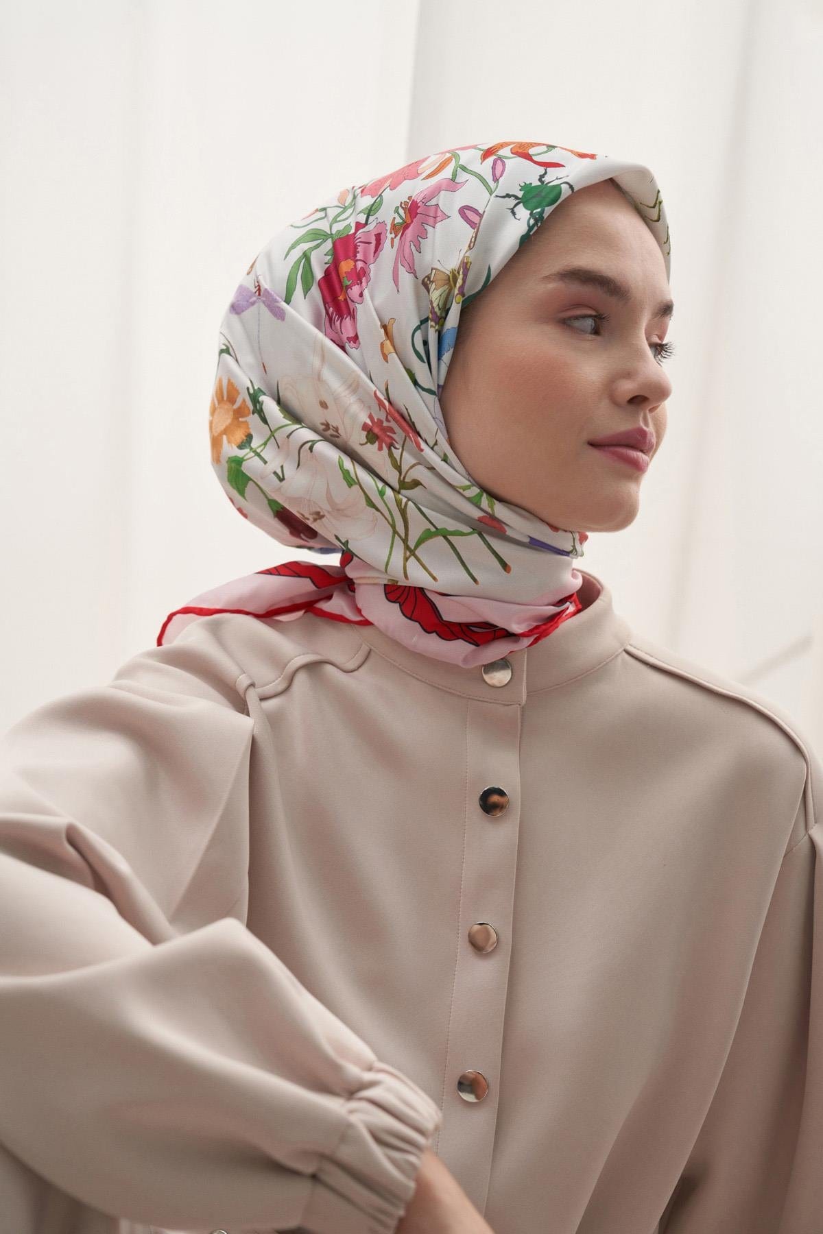 floral-pattern-twill-square-scarf-white-1268.jpg