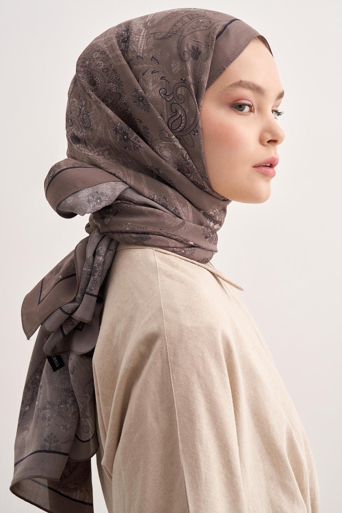 floral-vela-viscose-scarf-mink-2374_c120a6e3-5c13-4bf1-9d0f-2f1622888ec5.jpg