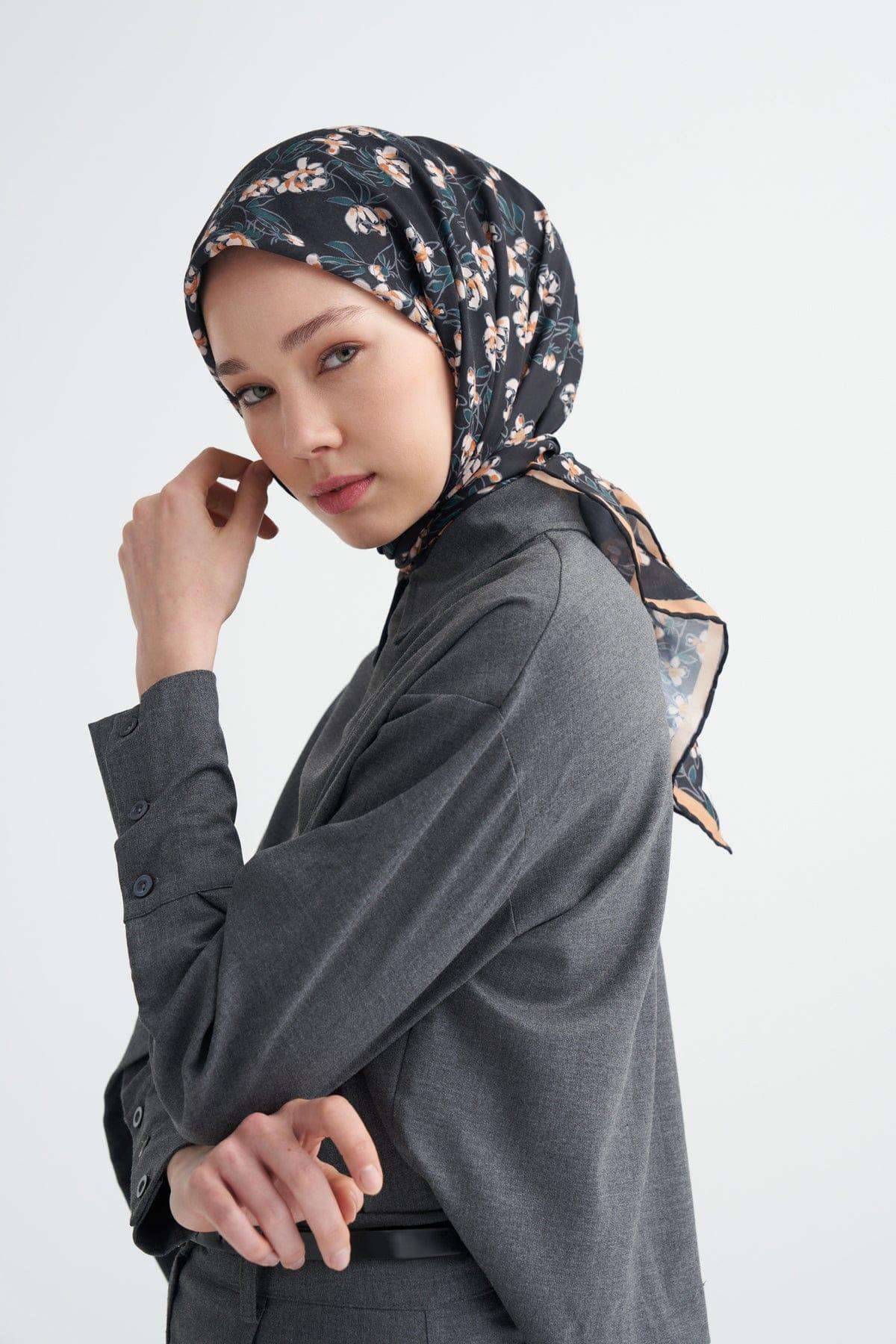 florina-soft-scarf-black-4868_3f3a6eae-6df6-420b-8e26-f5b14916346c - Carell Hijab