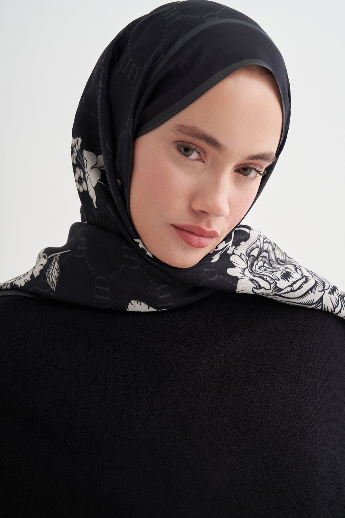 floriva-monogram-viscose-scarf-black-3993.jpg