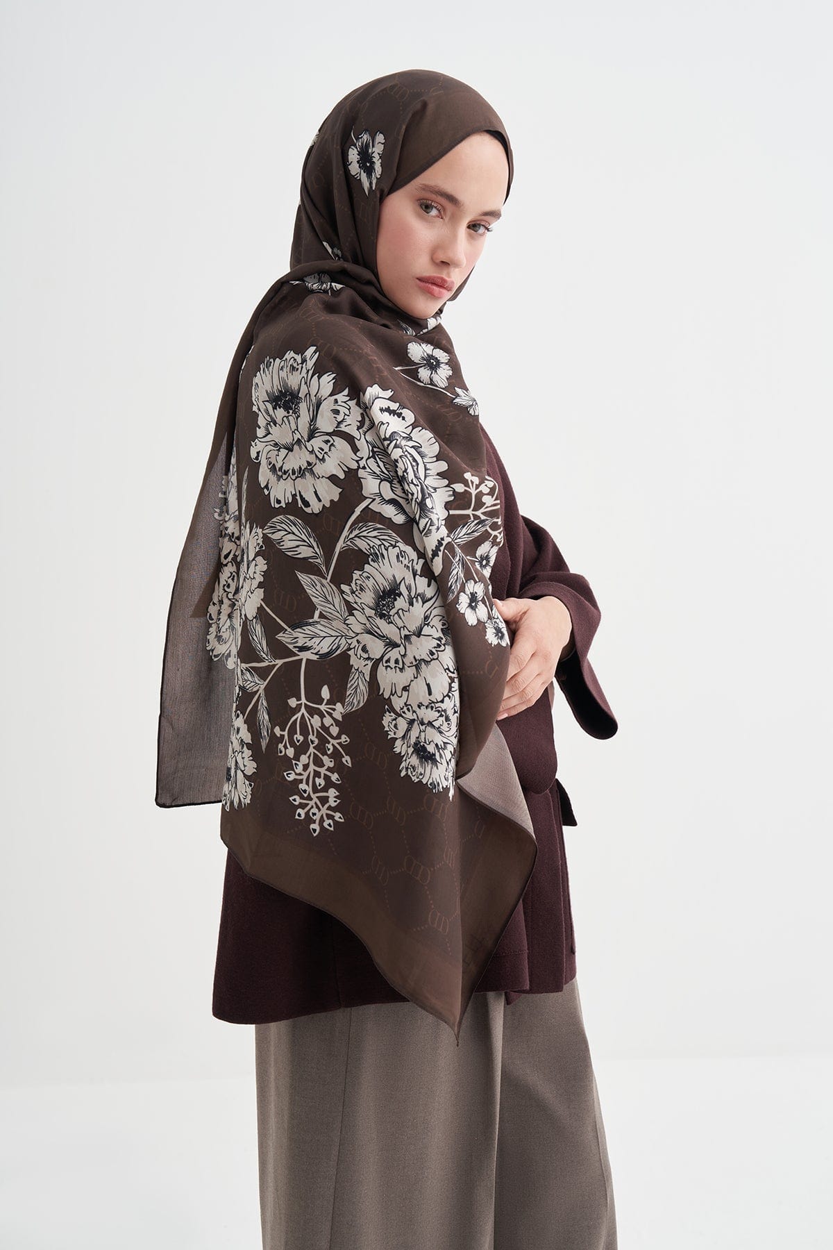floriva-monogram-viscose-scarf-mocha-3997.jpg