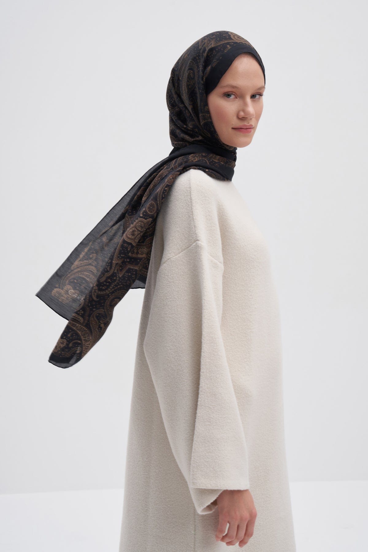flow-early-silk-scarf-dark-2740.jpg