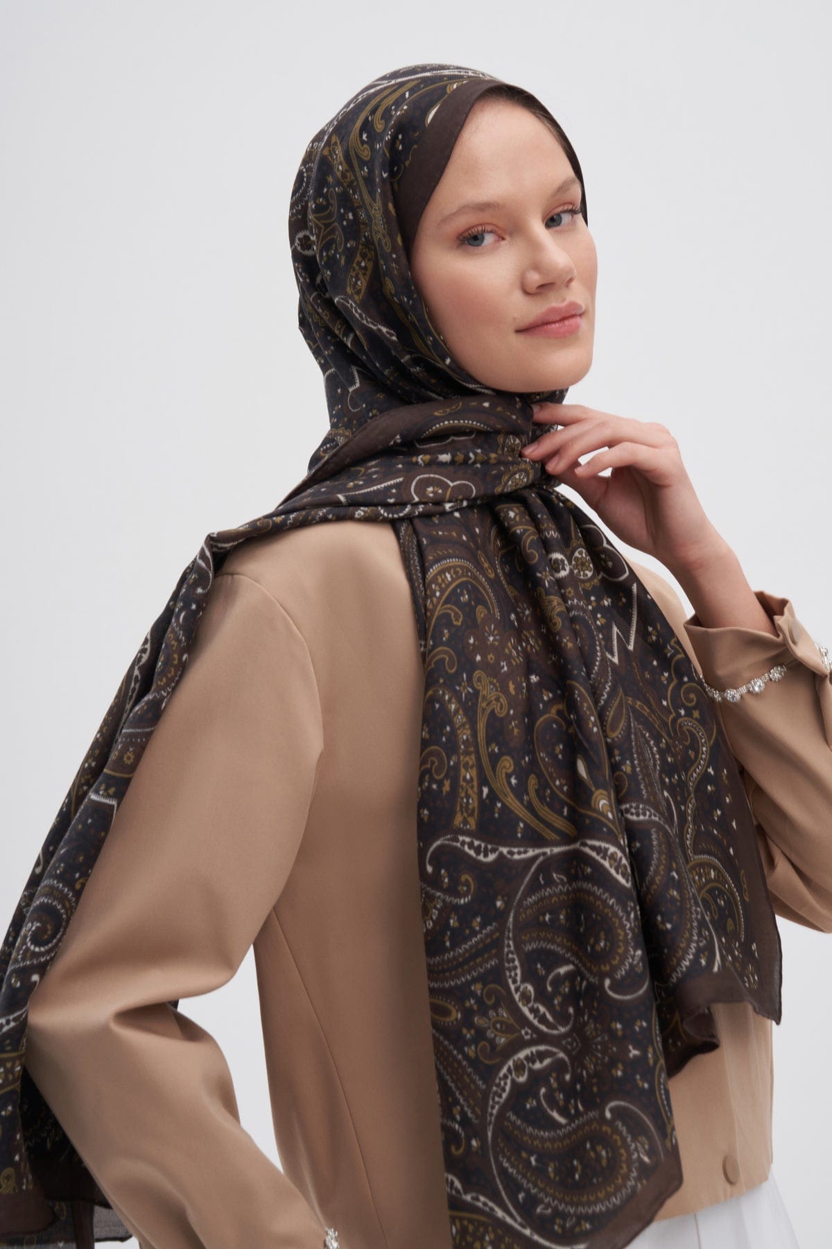 Flow Early Silk Scarf Dark Brown