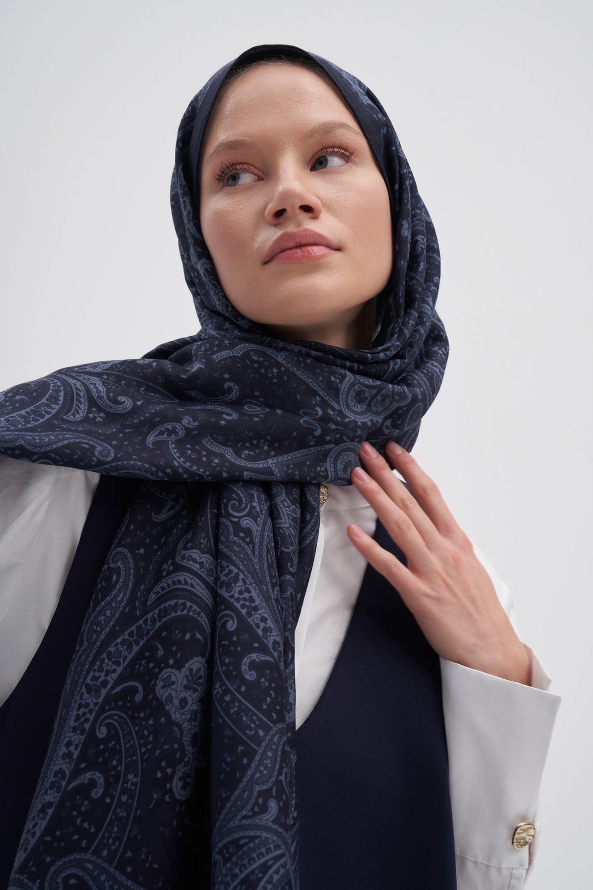 flow-early-silk-scarf-indigo-2736.jpg