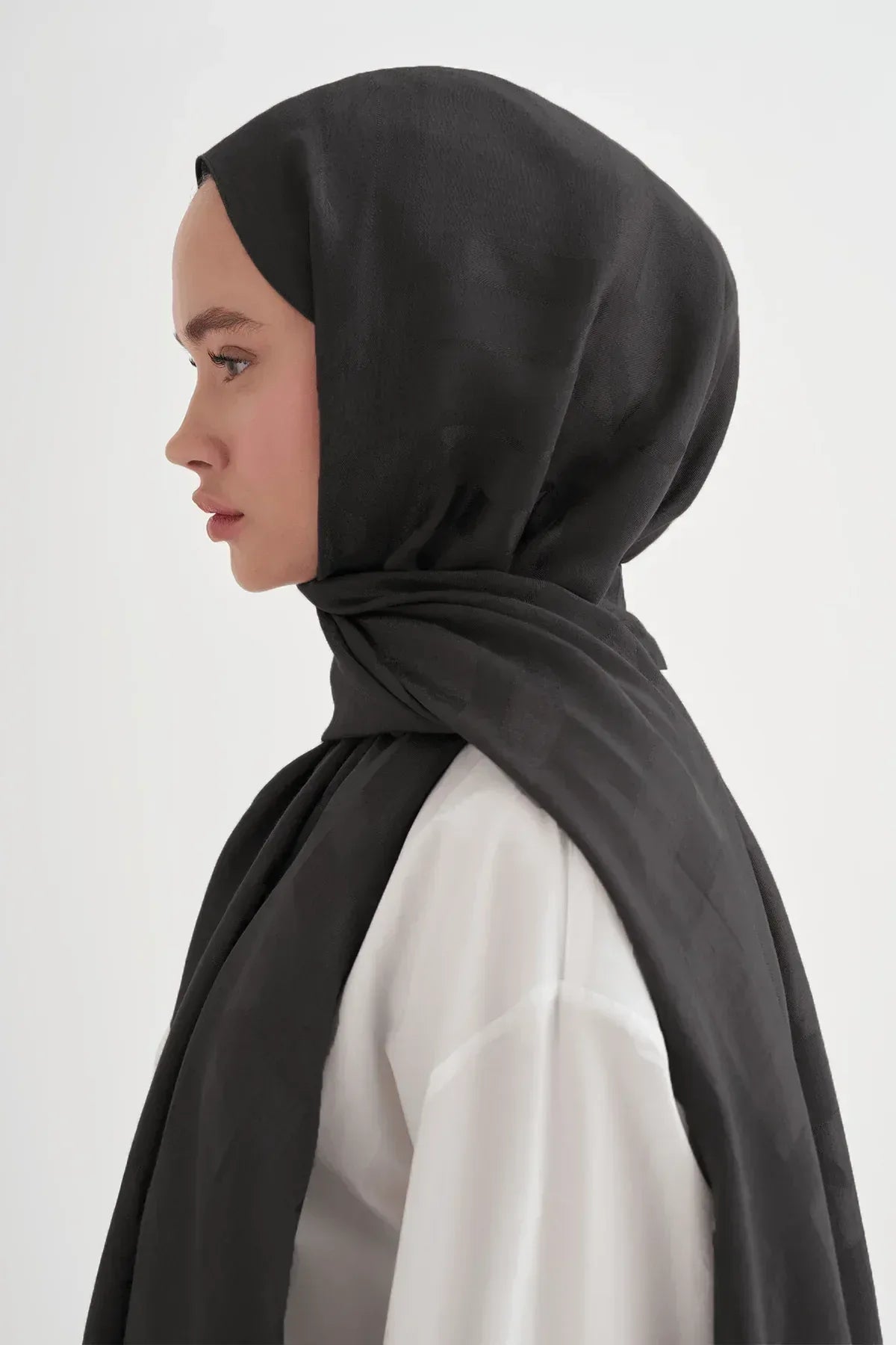 geometric-pattern-liora-cotton-scarf-dark-anthracite-5427 - Carell Hijab
